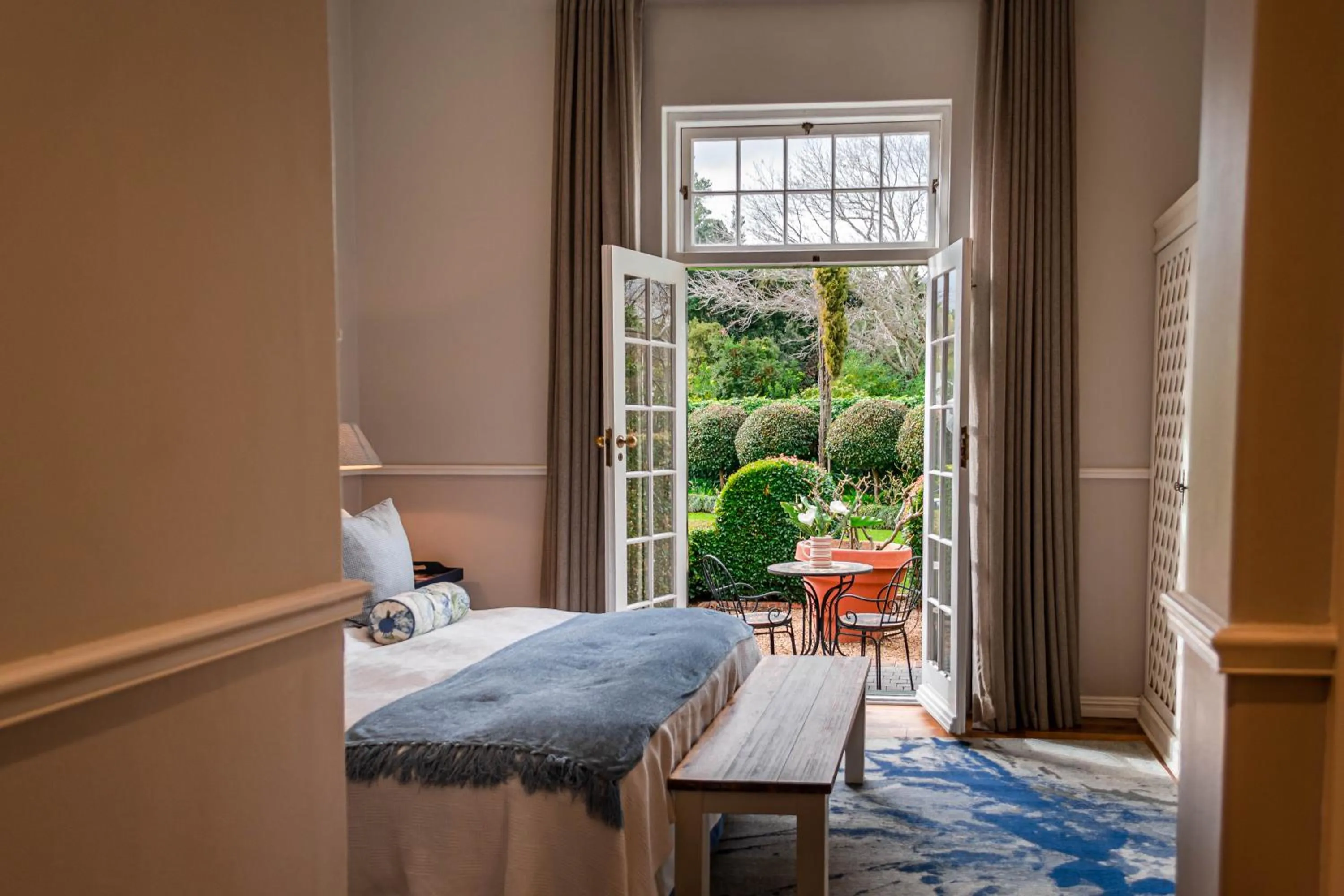 Bedroom, Bed in Van der Stel Manor