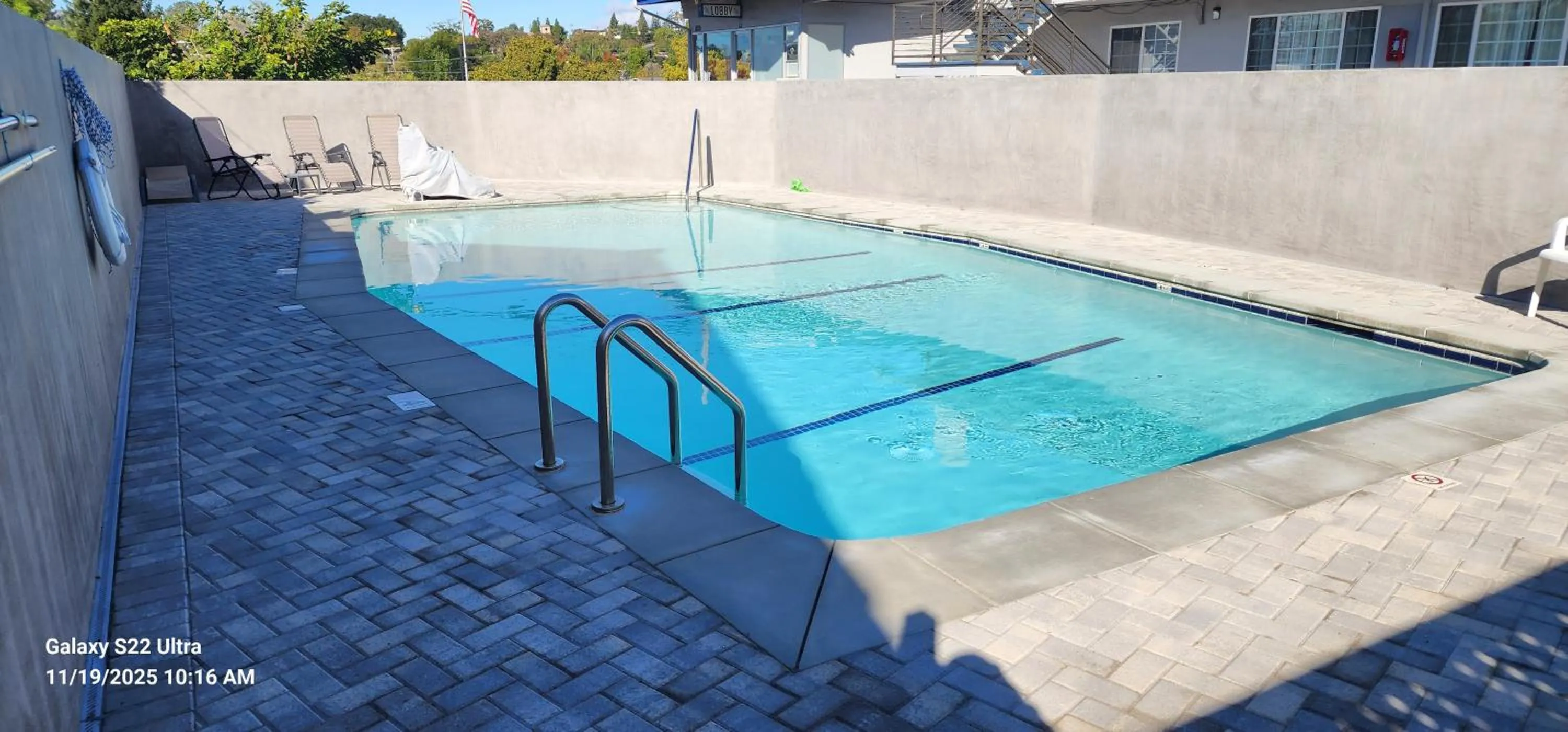 Swimming pool in University Inn at San Luis Obispo