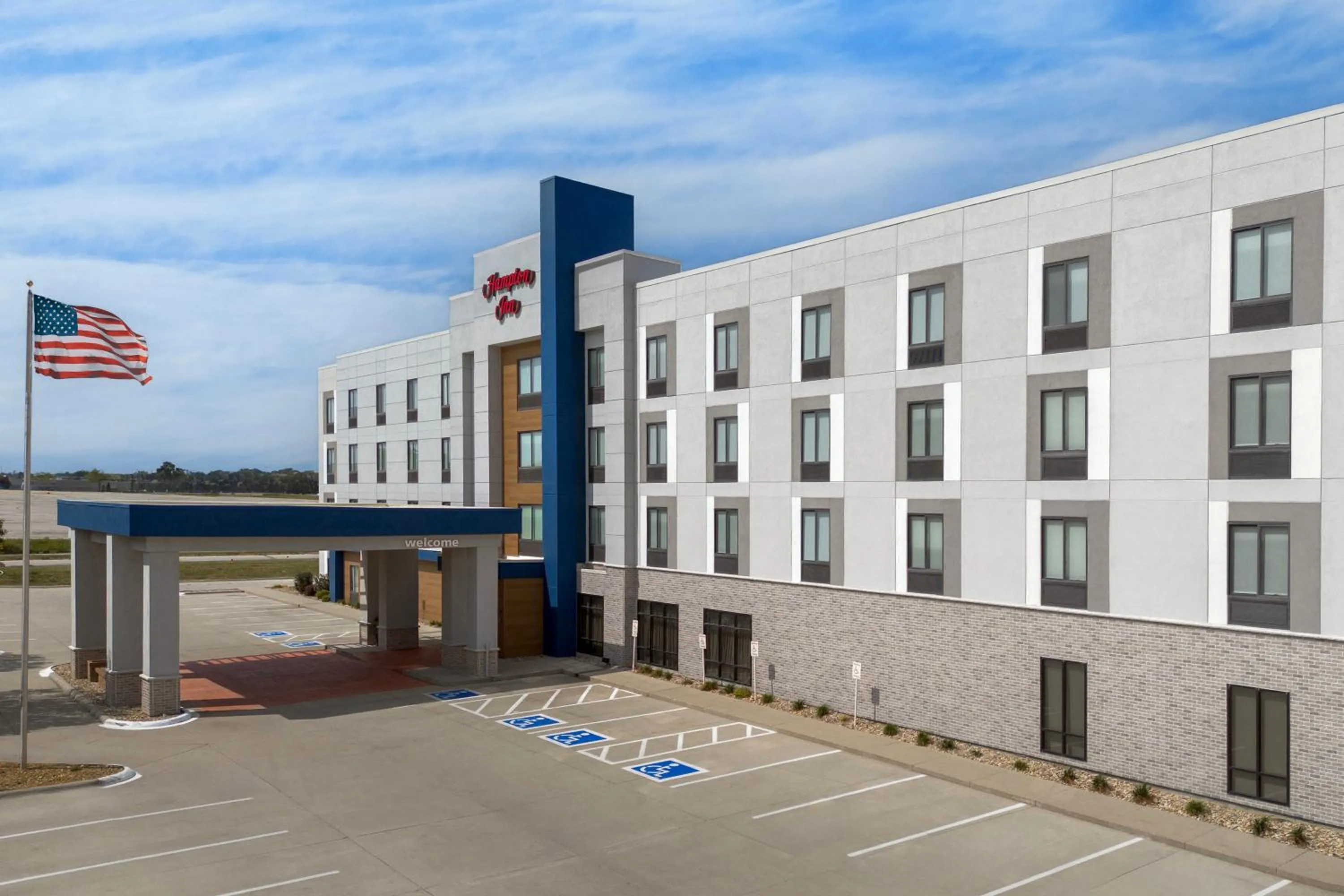 Property building in Hampton Inn Waterloo