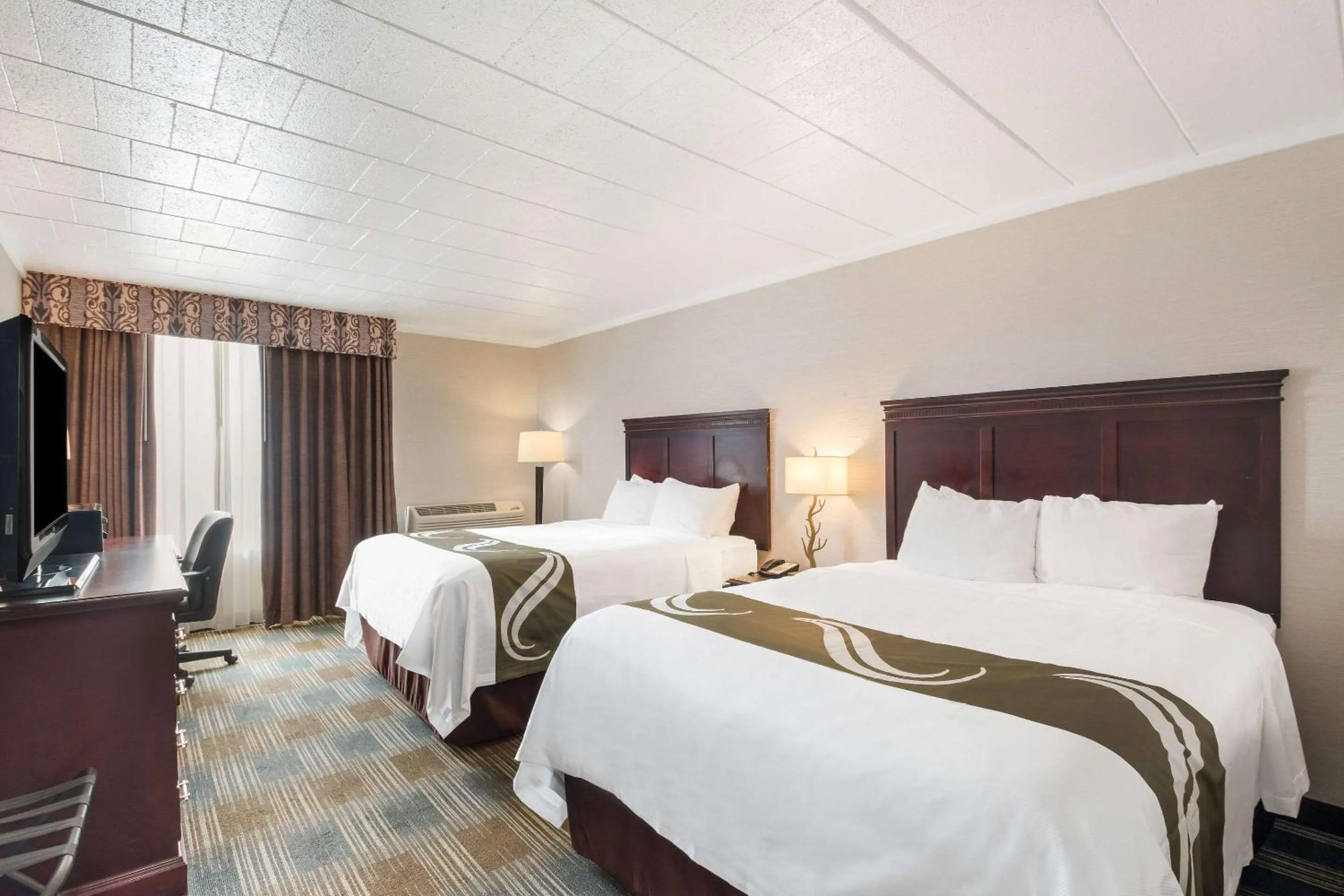 Photo of the whole room in Quality Inn