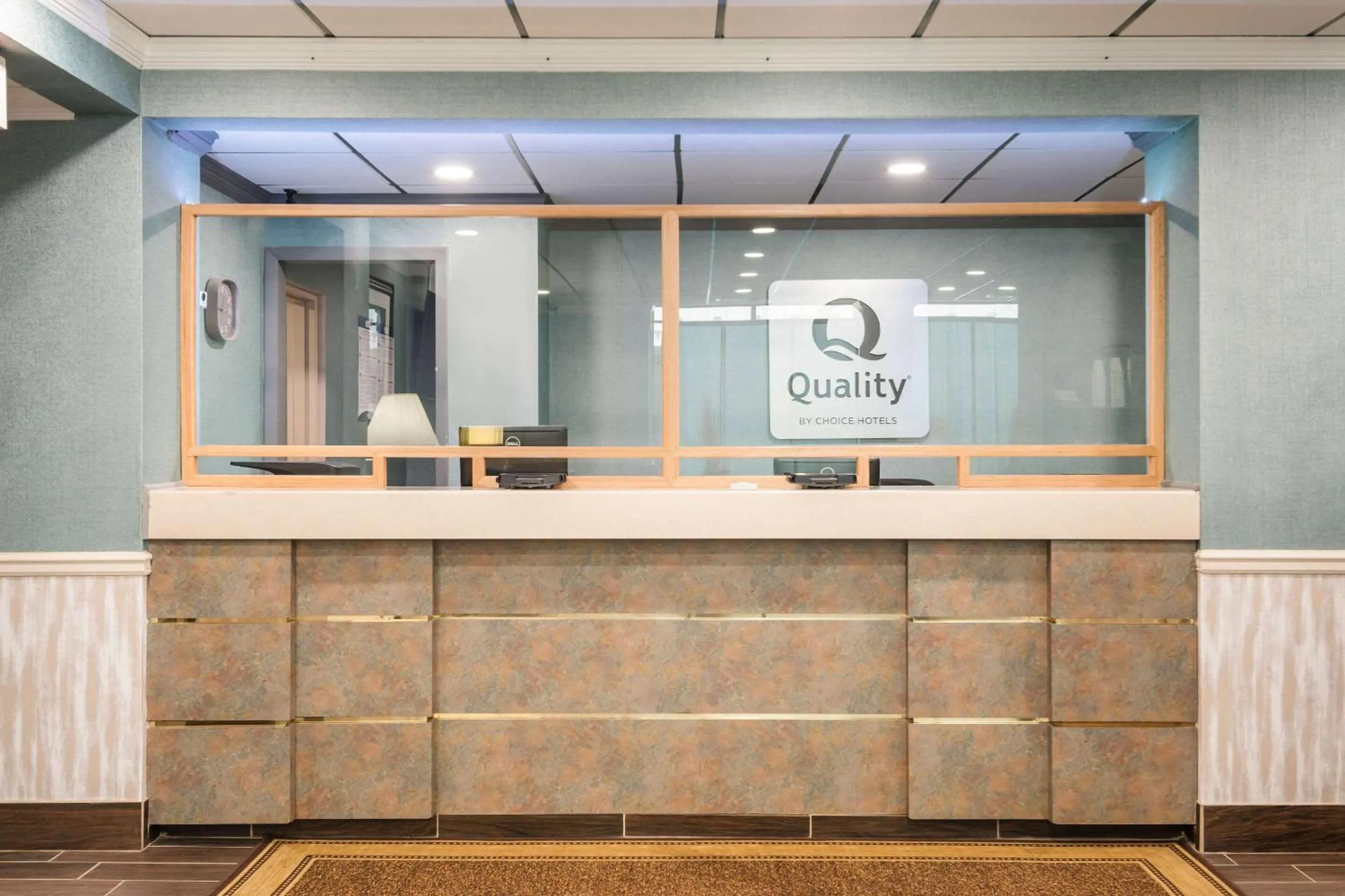 Lobby or reception in Quality Inn