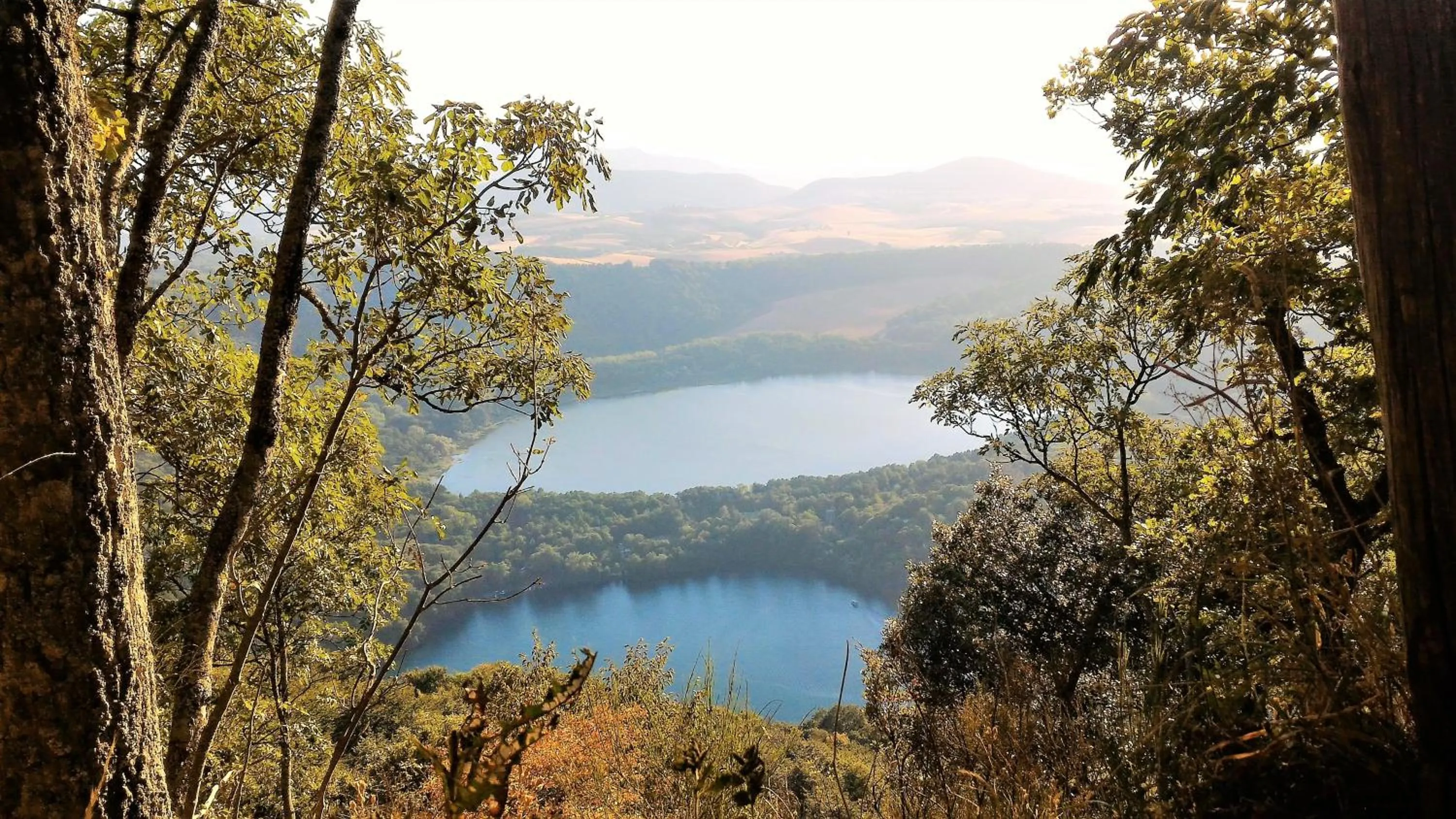 Hiking in Casa Isabela luxury rooms