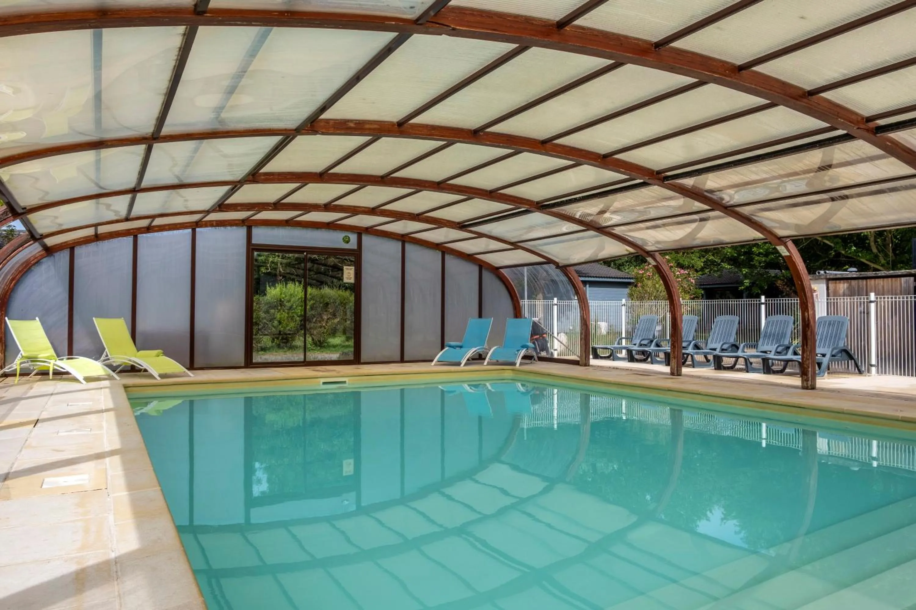 Swimming pool in Terres de France - Les Hameaux des Marines