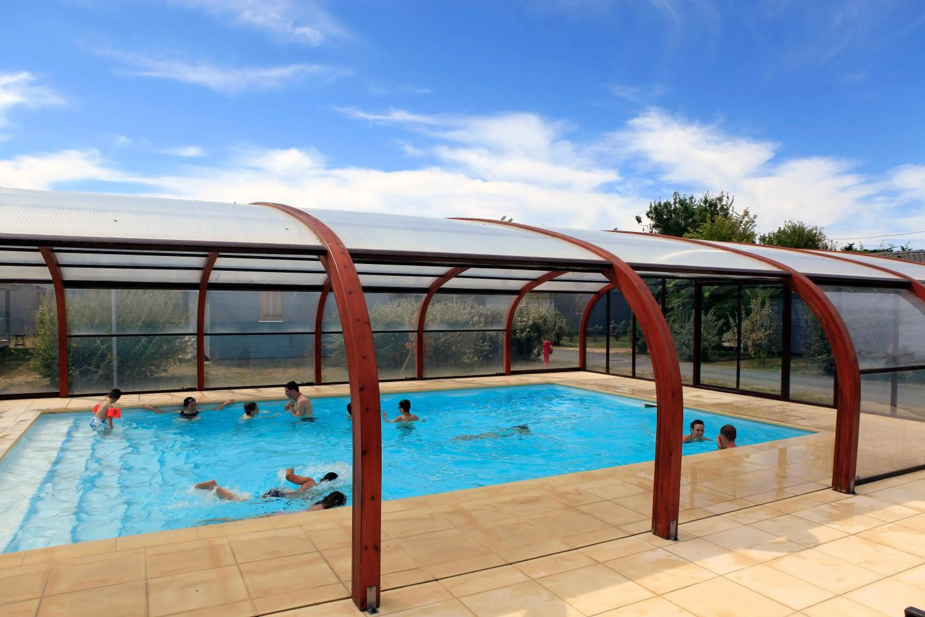 Swimming pool in Terres de France - Les Hameaux des Marines