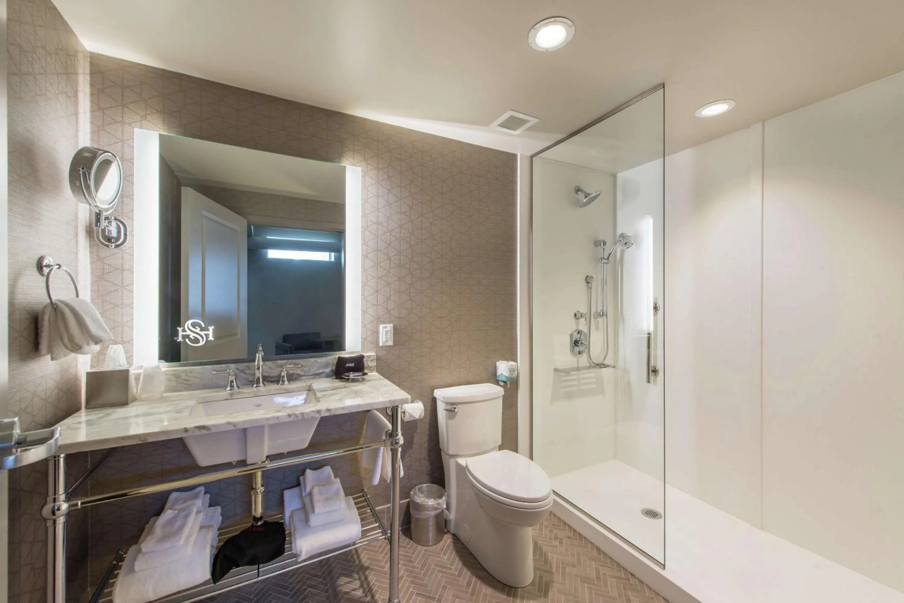 Bathroom in Hotel Saranac, Curio Collection By Hilton