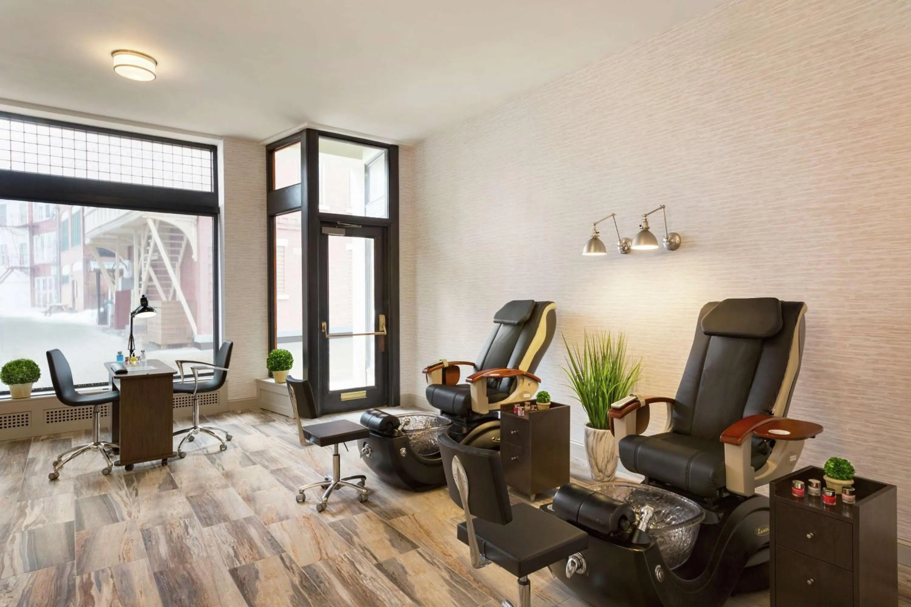 Spa and wellness centre/facilities in Hotel Saranac, Curio Collection By Hilton