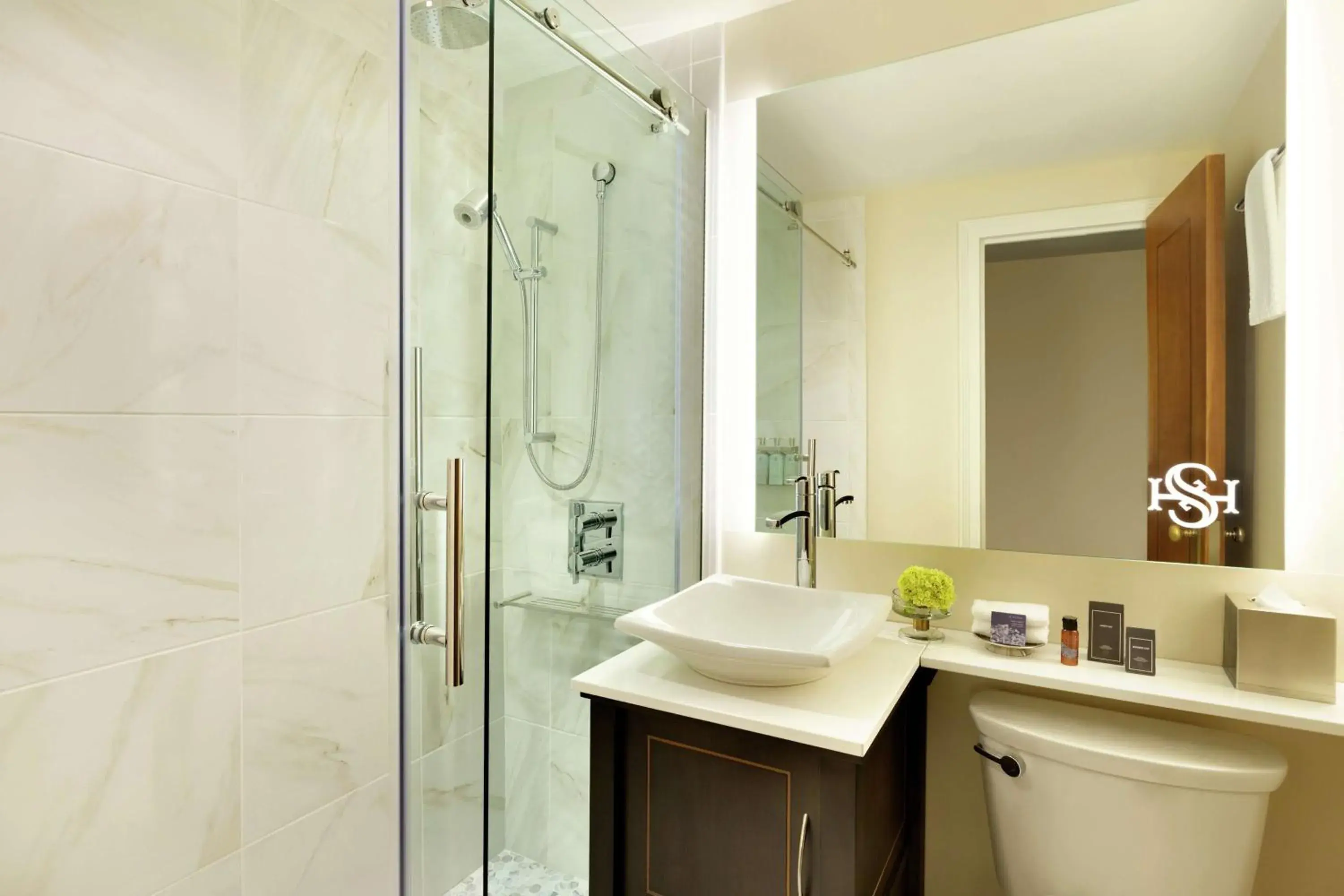 King Room in Hotel Saranac, Curio Collection By Hilton King Room in Hotel Saranac, Curio Collection By Hilton