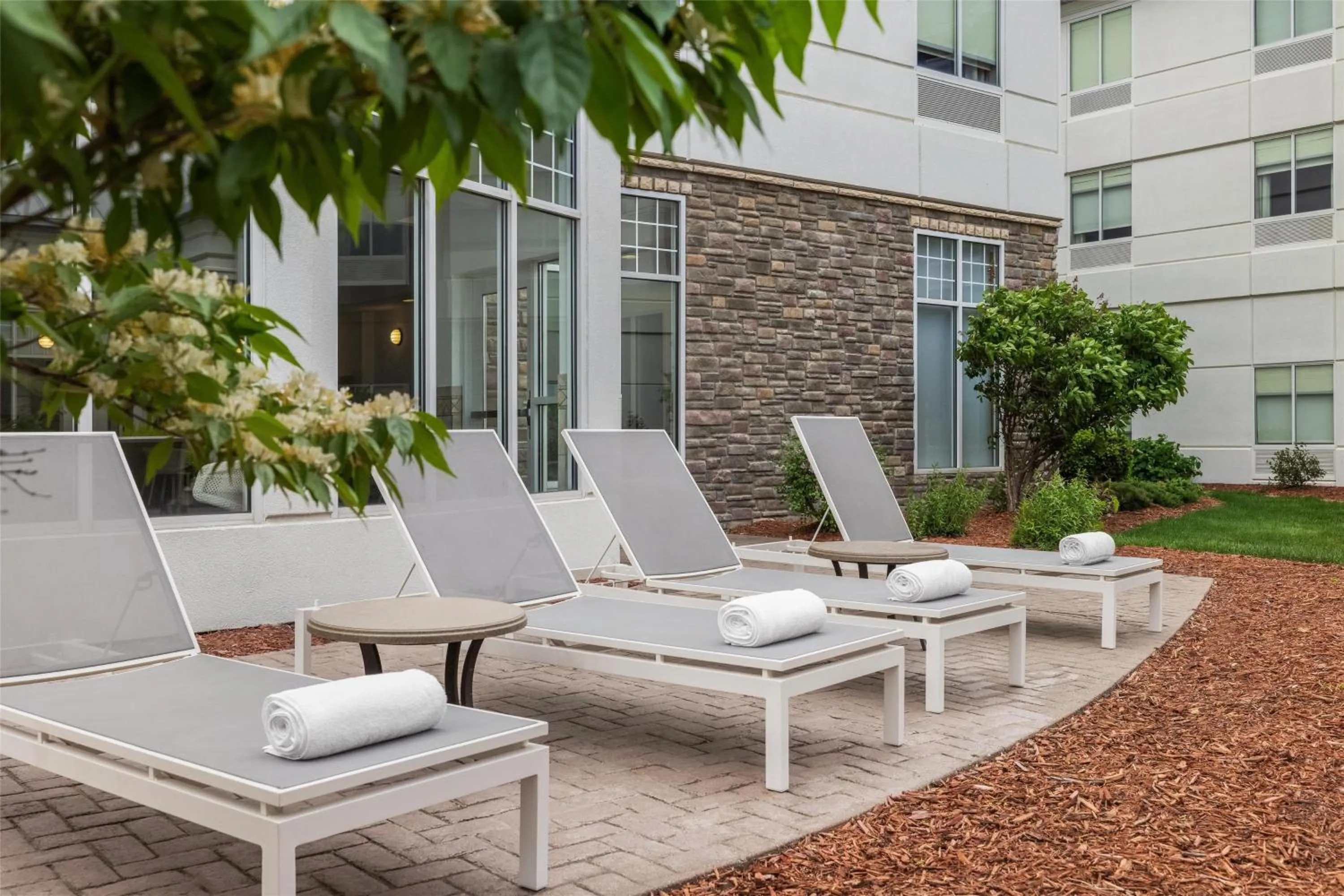 Patio in Hilton Garden Inn Ames