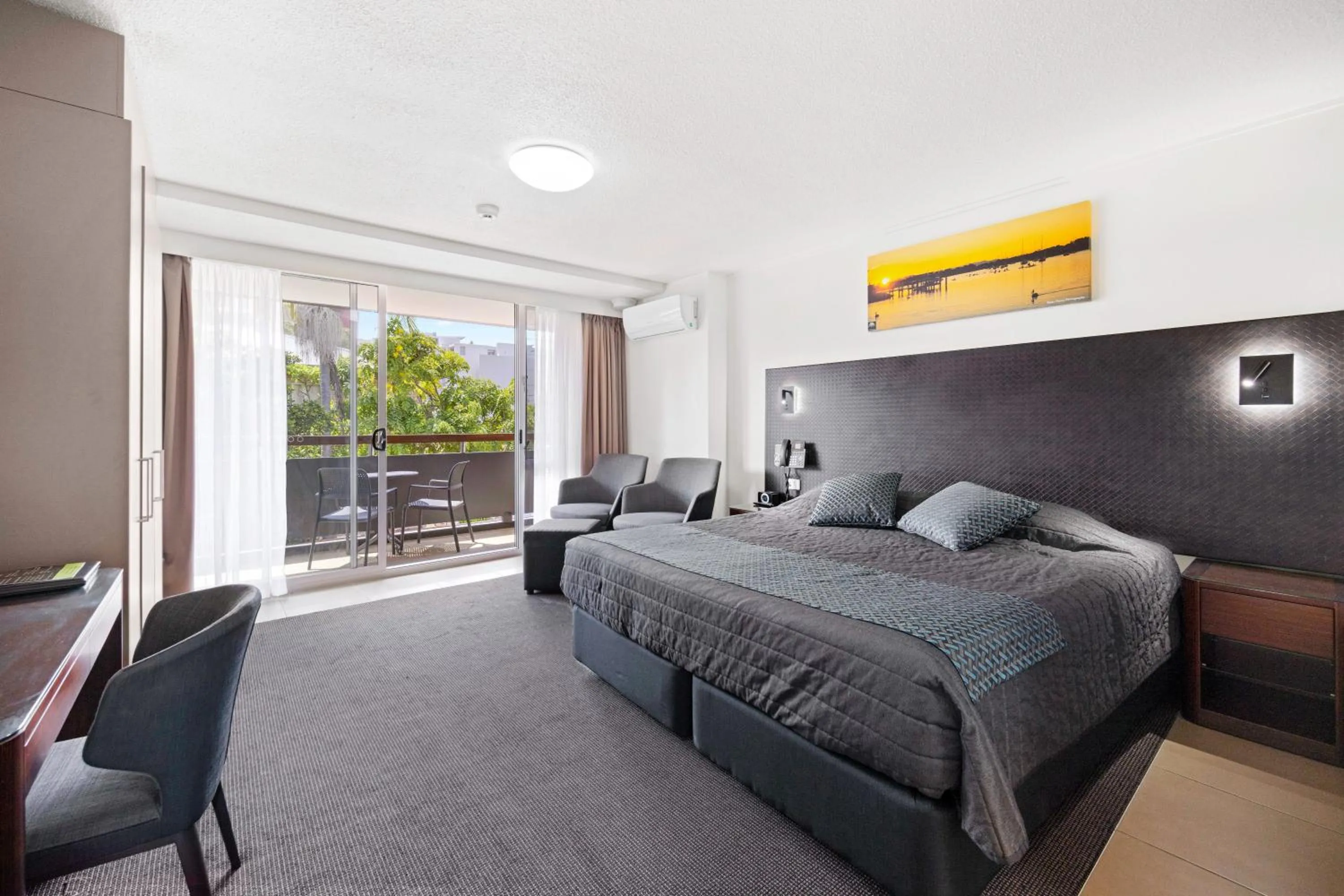 Bedroom, Bed in El Motor Inn