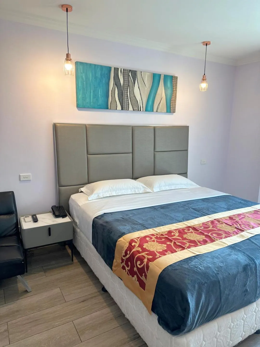 Bed in Sydney RiseOn Hotel