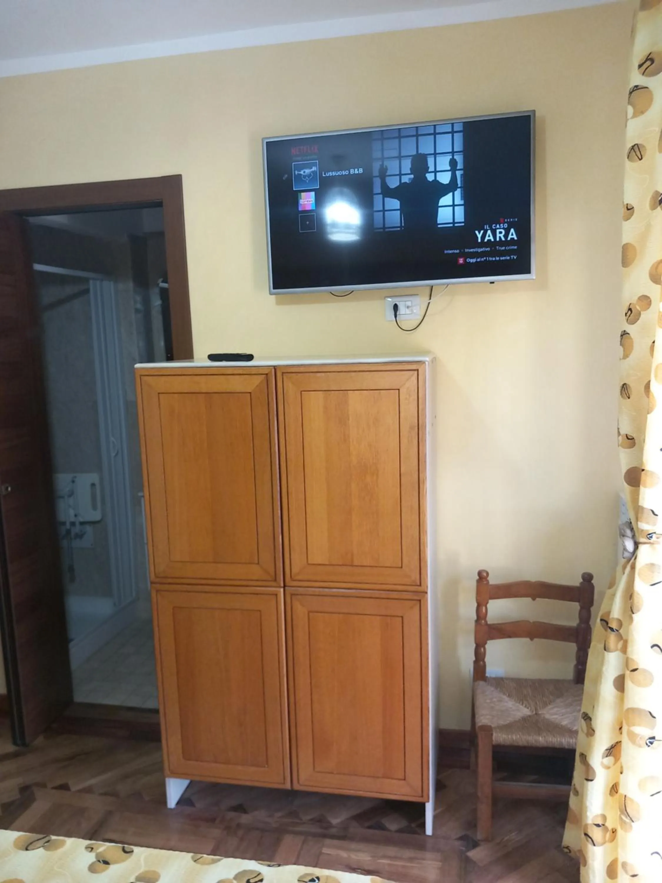 wardrobe in Lussuoso B&B