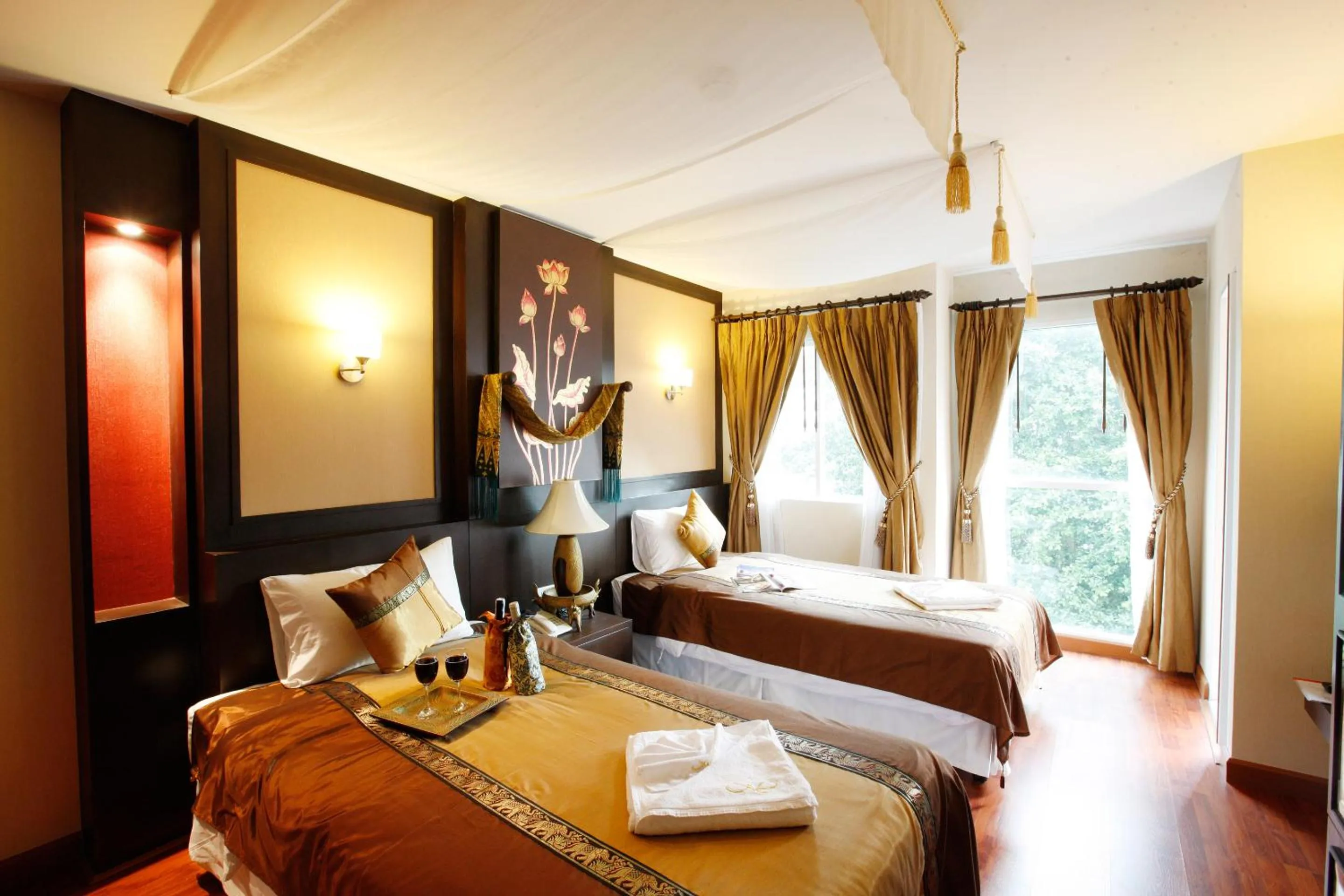 Photo of the whole room, Bed in Mirth Sathorn Hotel