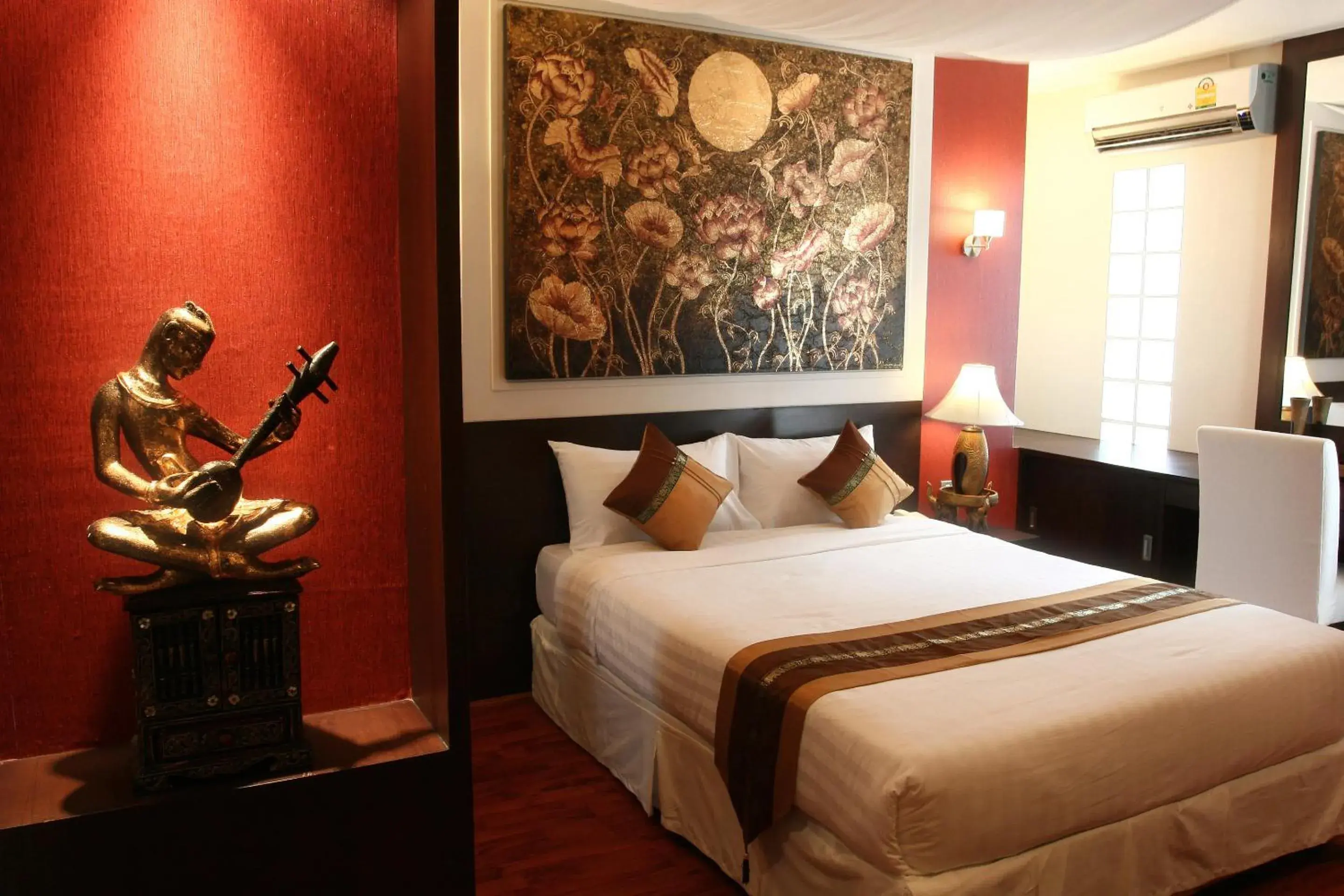 Superior Double Room in Mirth Sathorn Hotel Superior Double Room in Mirth Sathorn Hotel