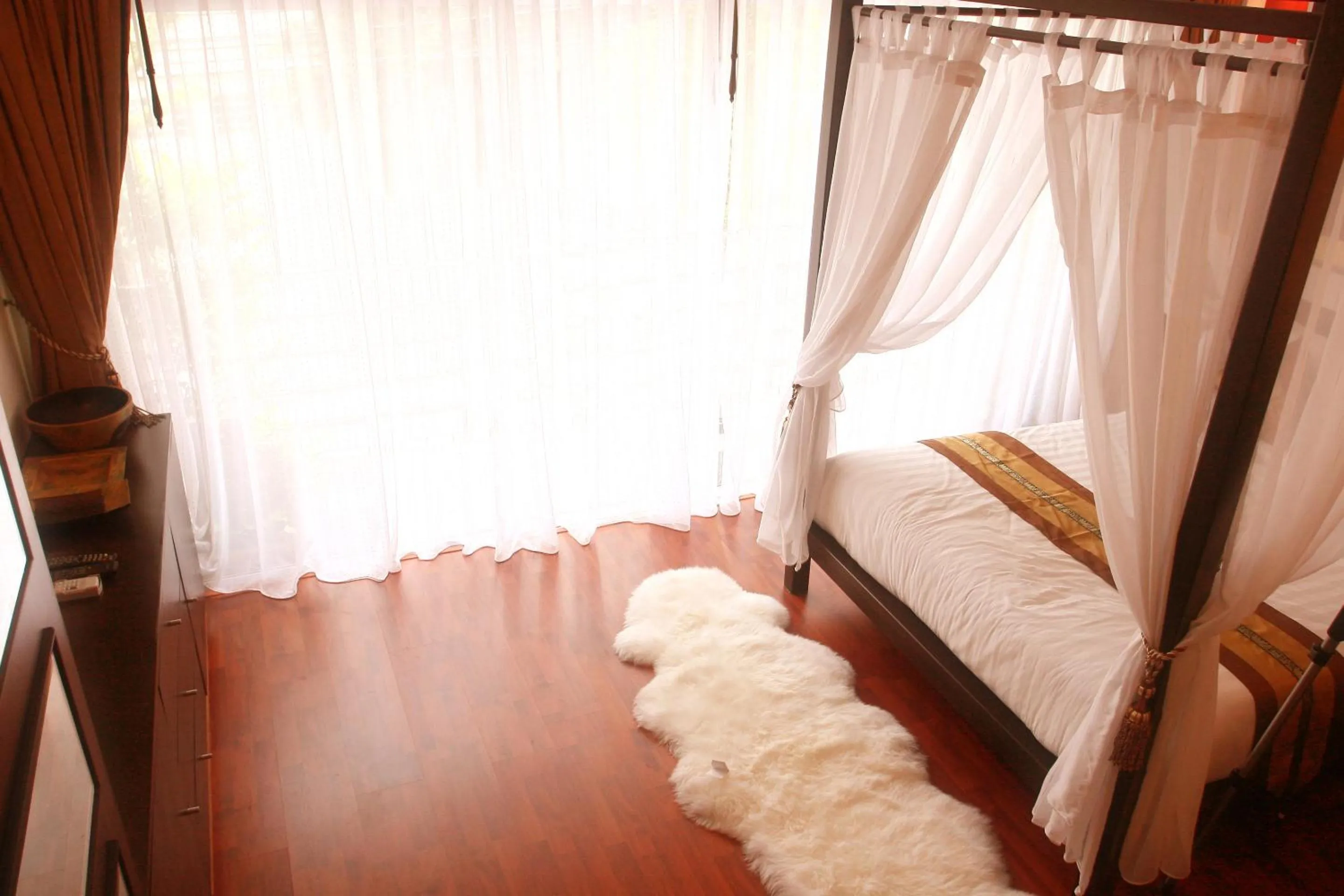 Photo of the whole room, Bed in Mirth Sathorn Hotel