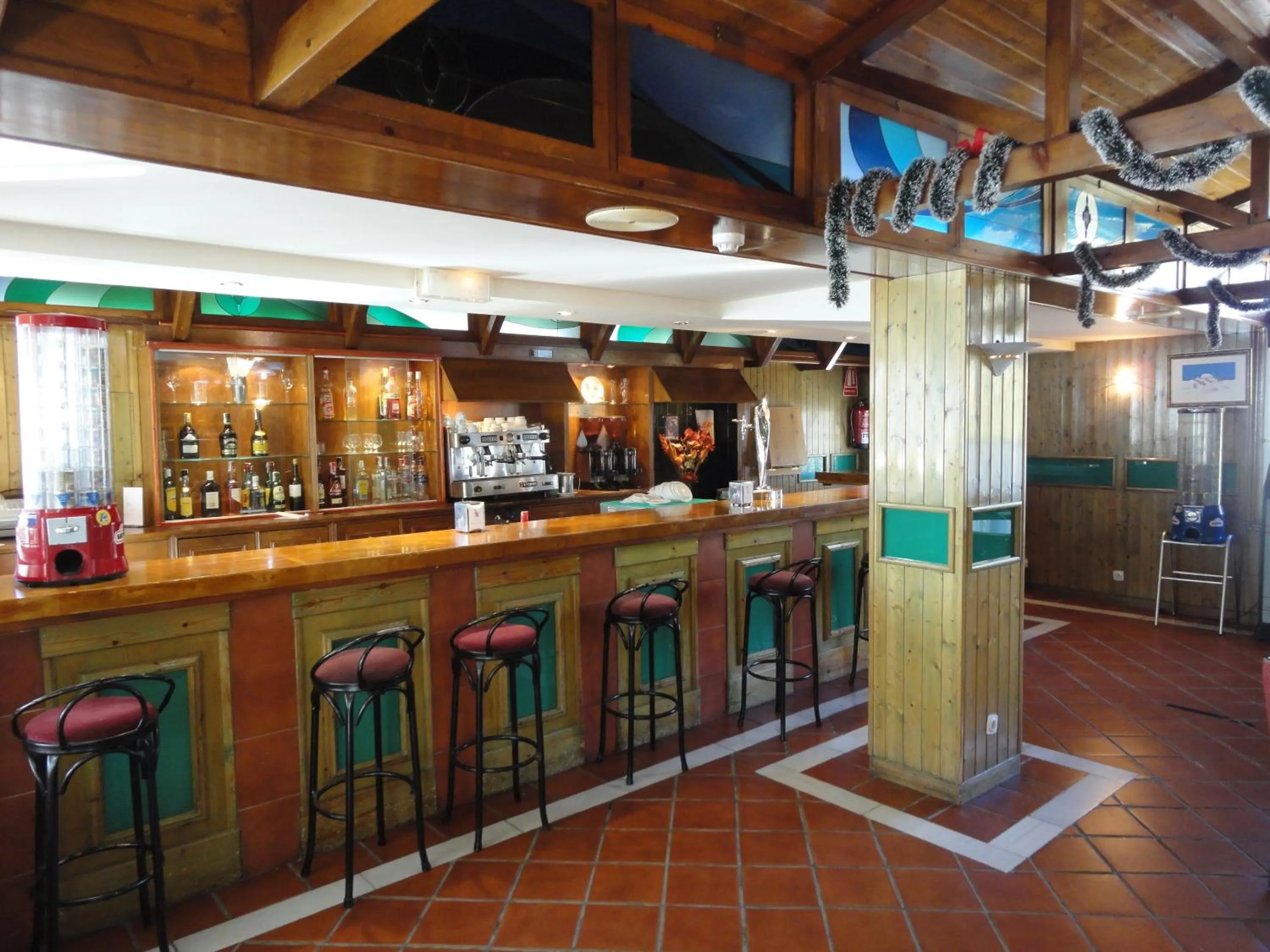 Restaurant/places to eat in Hotel Nevasur