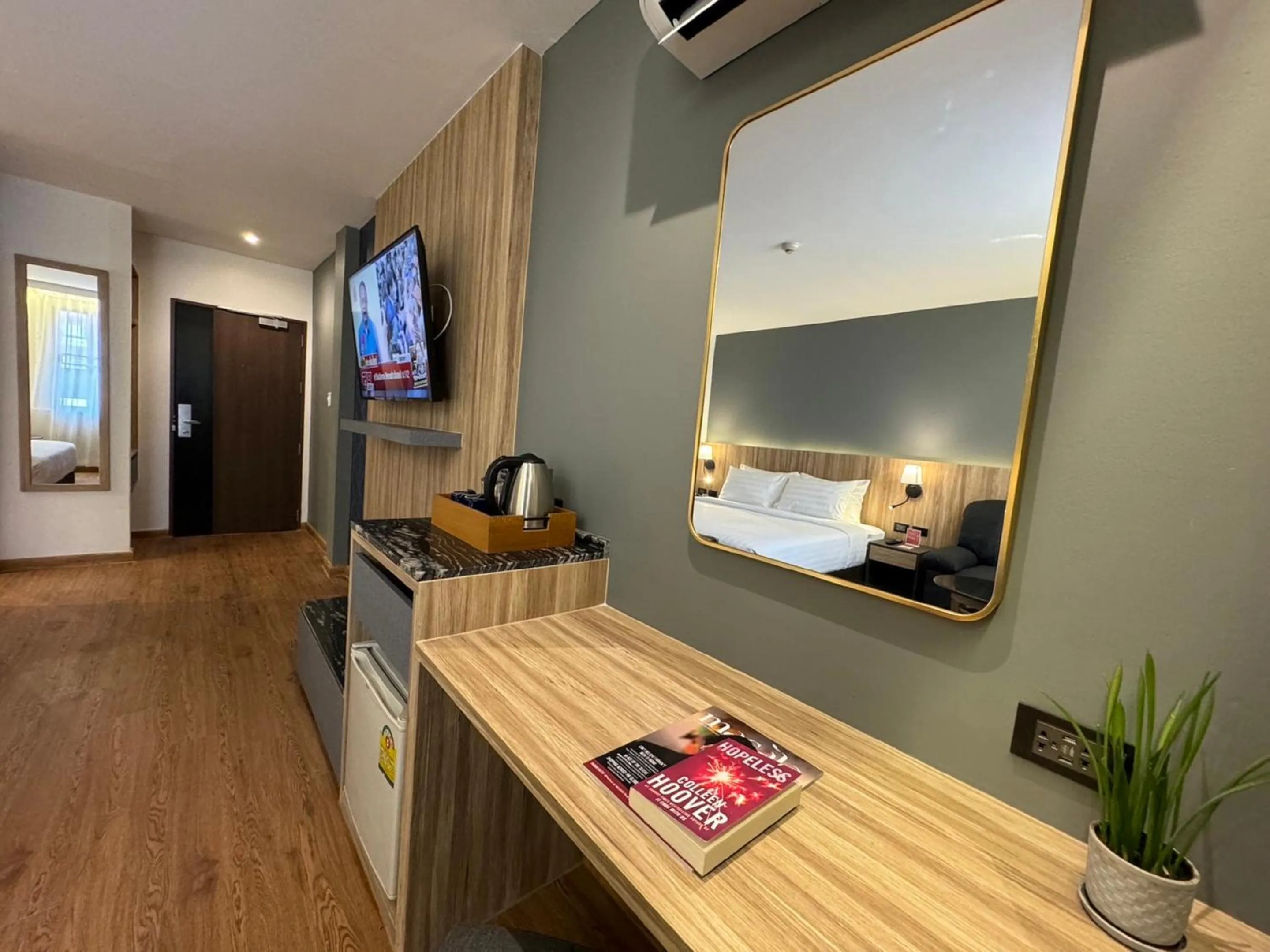 TV and multimedia in iCheck inn Sukhumvit 19