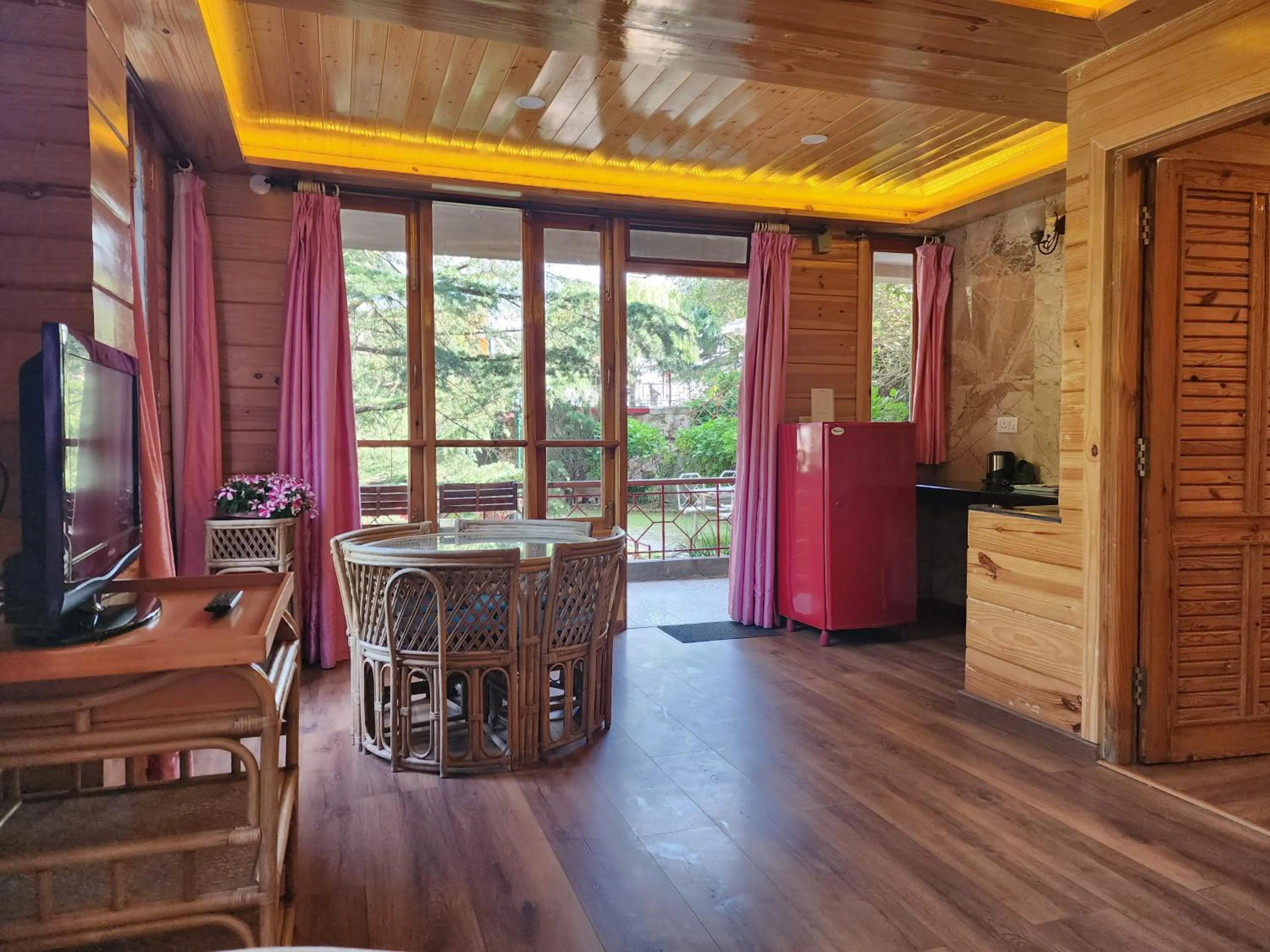 Bedroom in The Chalets Naldehra