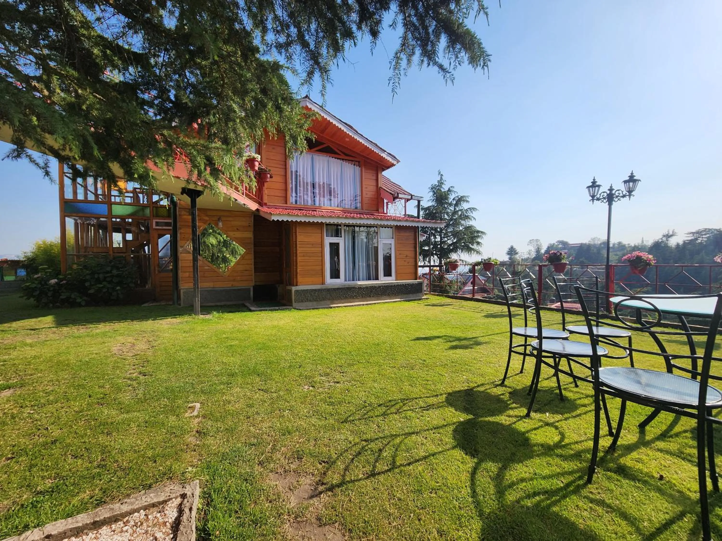 Garden in The Chalets Naldehra