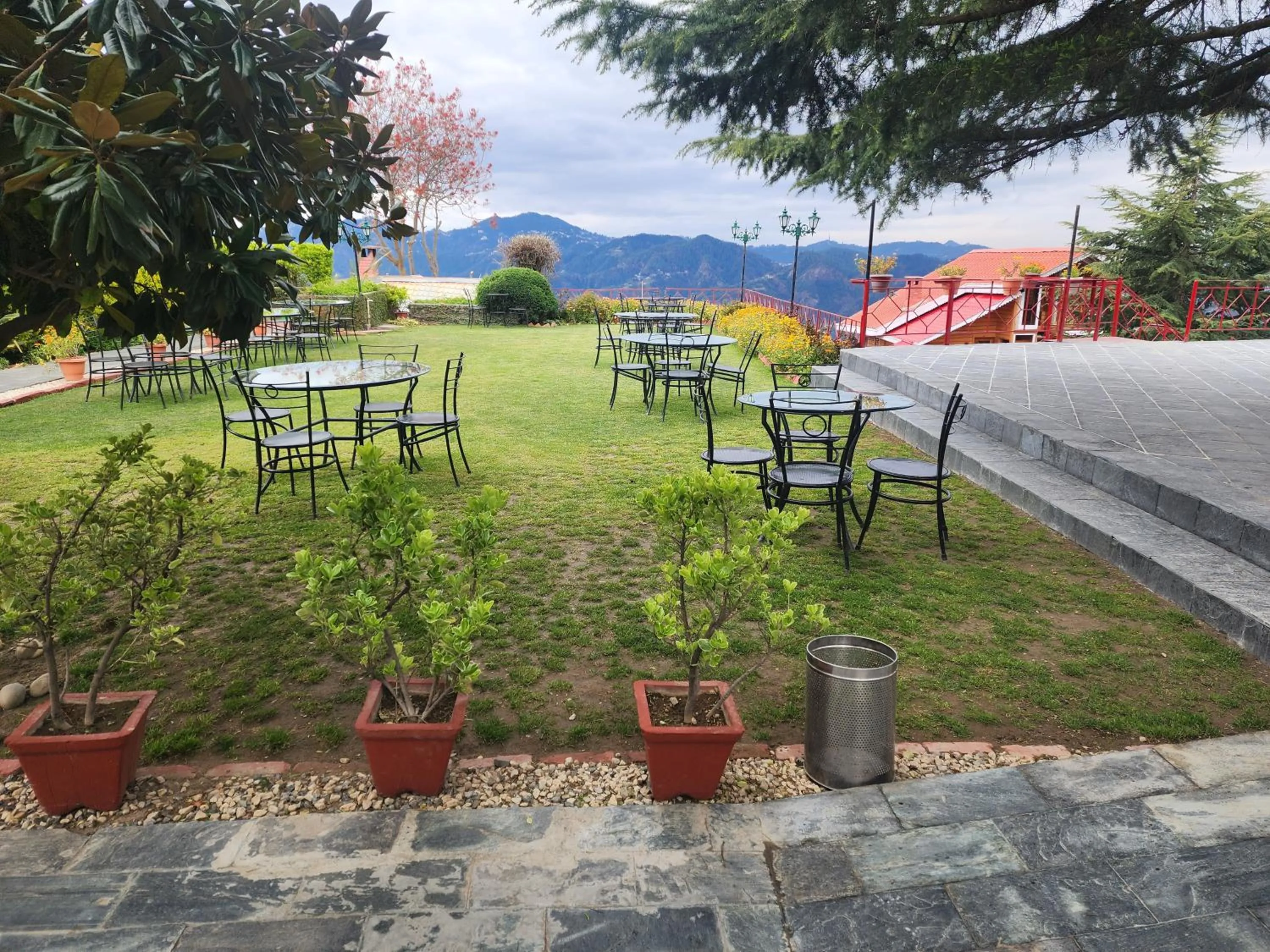 Garden in The Chalets Naldehra