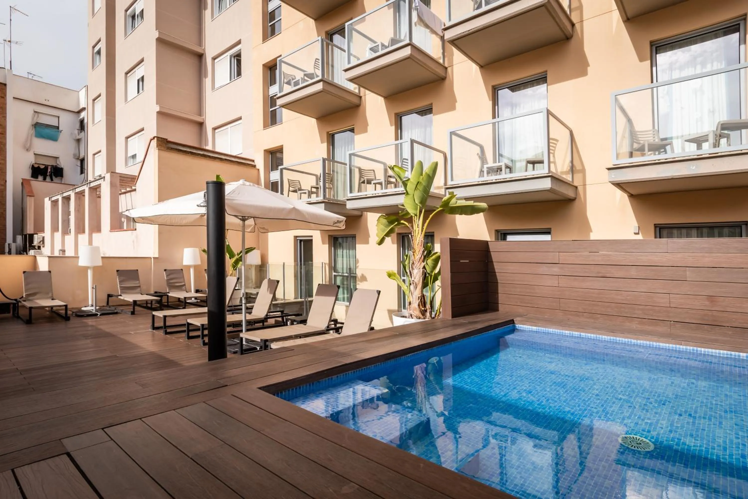 Swimming pool in Arya Stadium Hotel