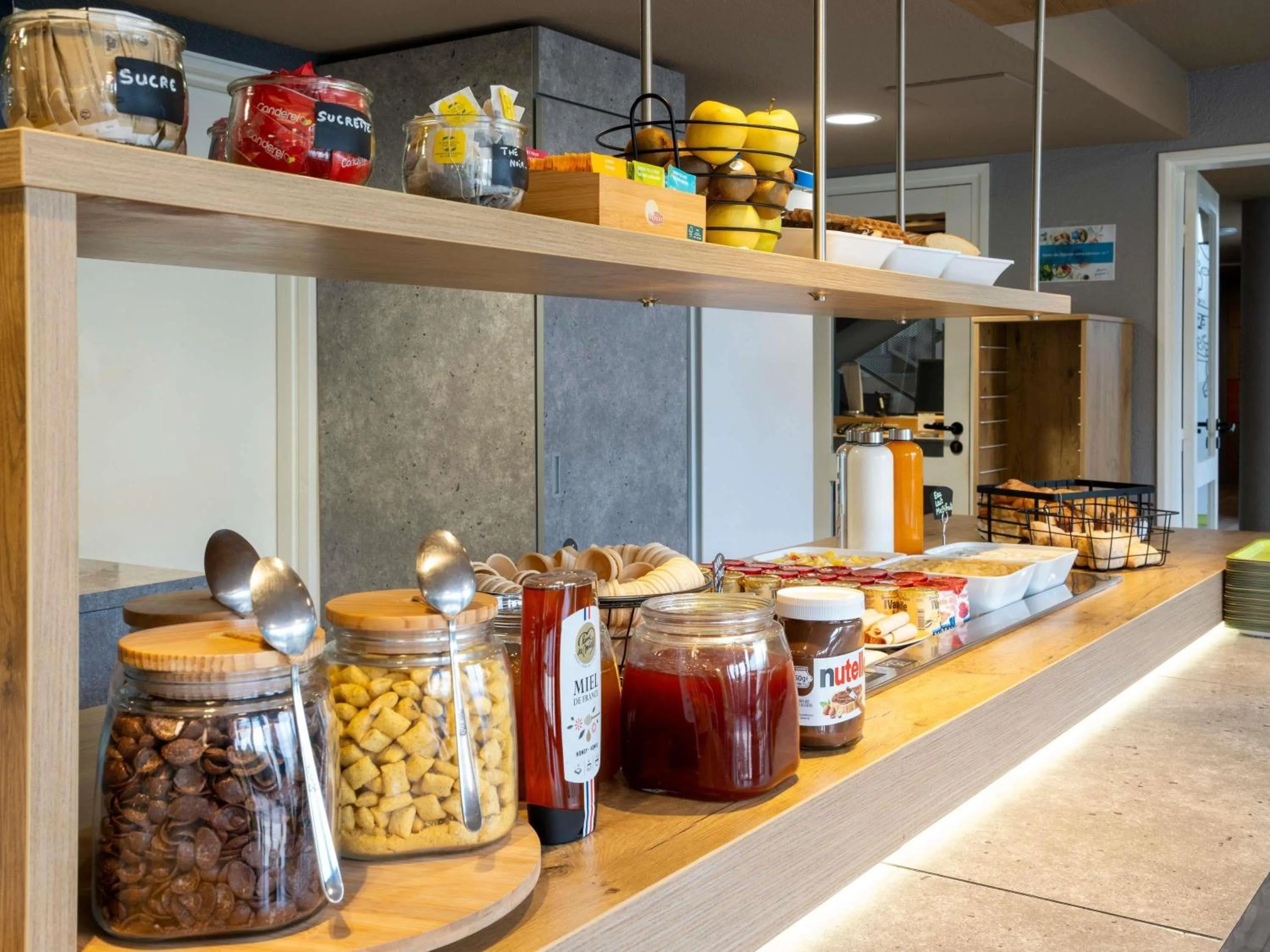 Breakfast in ibis budget Rennes Chantepie - Hôtel rénové