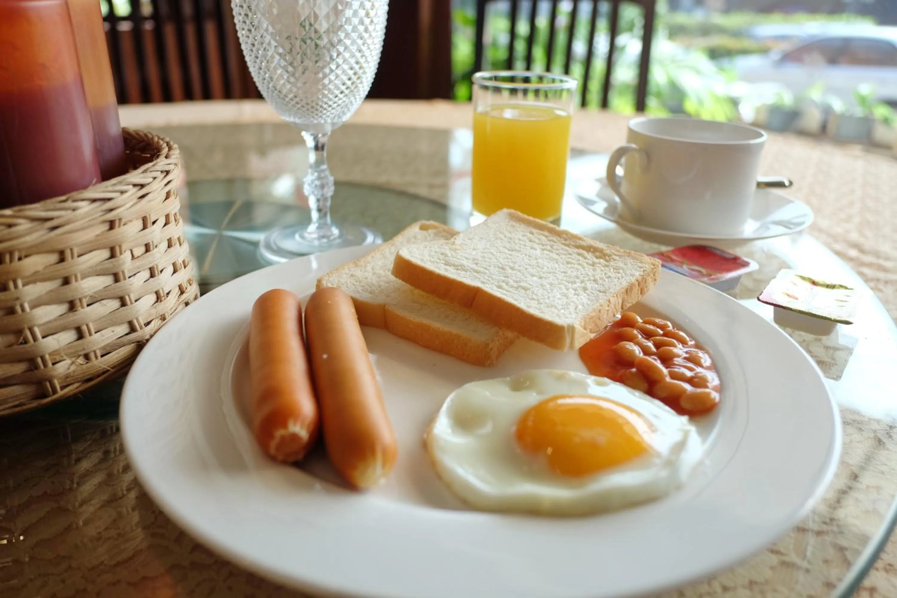 Food and drinks in Krabi Royal Hotel