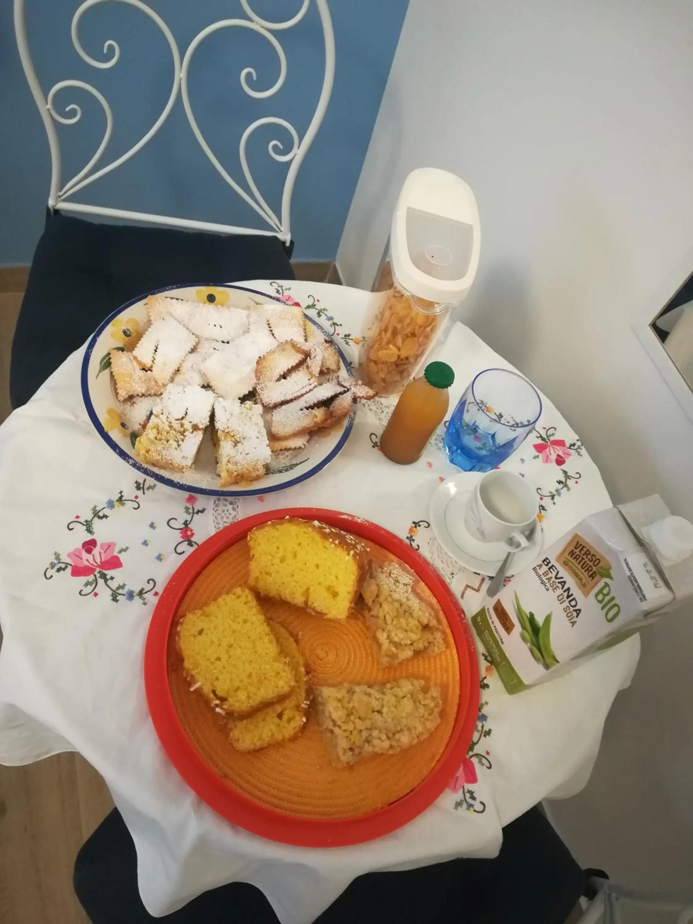 Italian breakfast in B&B Villa Jasiga