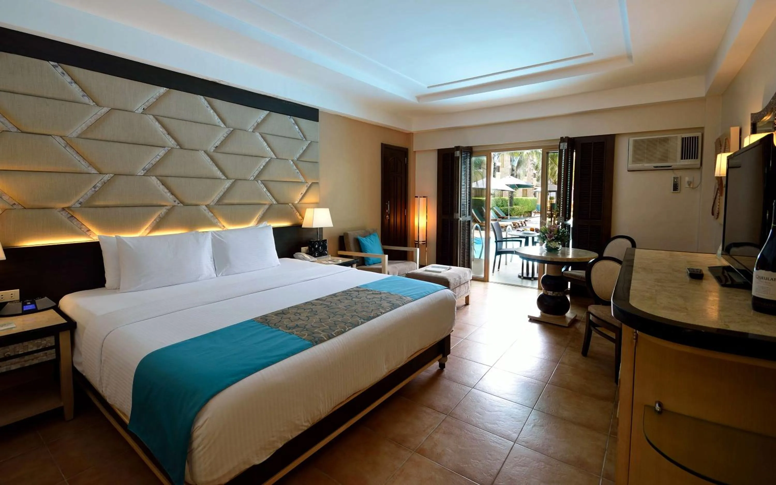 Bedroom, Bed in Henann Regency Resort and Spa