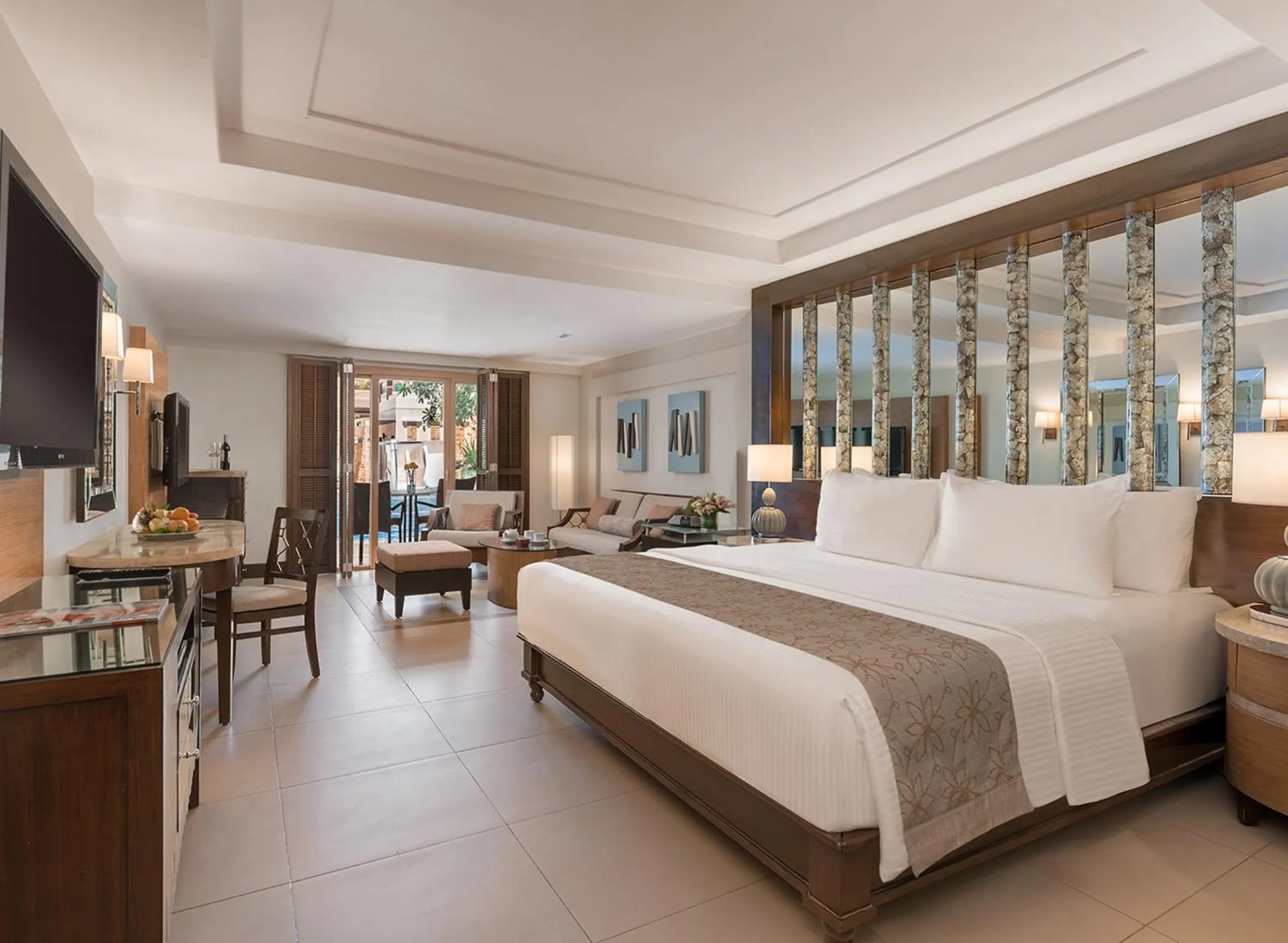 Photo of the whole room, Bed in Henann Regency Resort and Spa