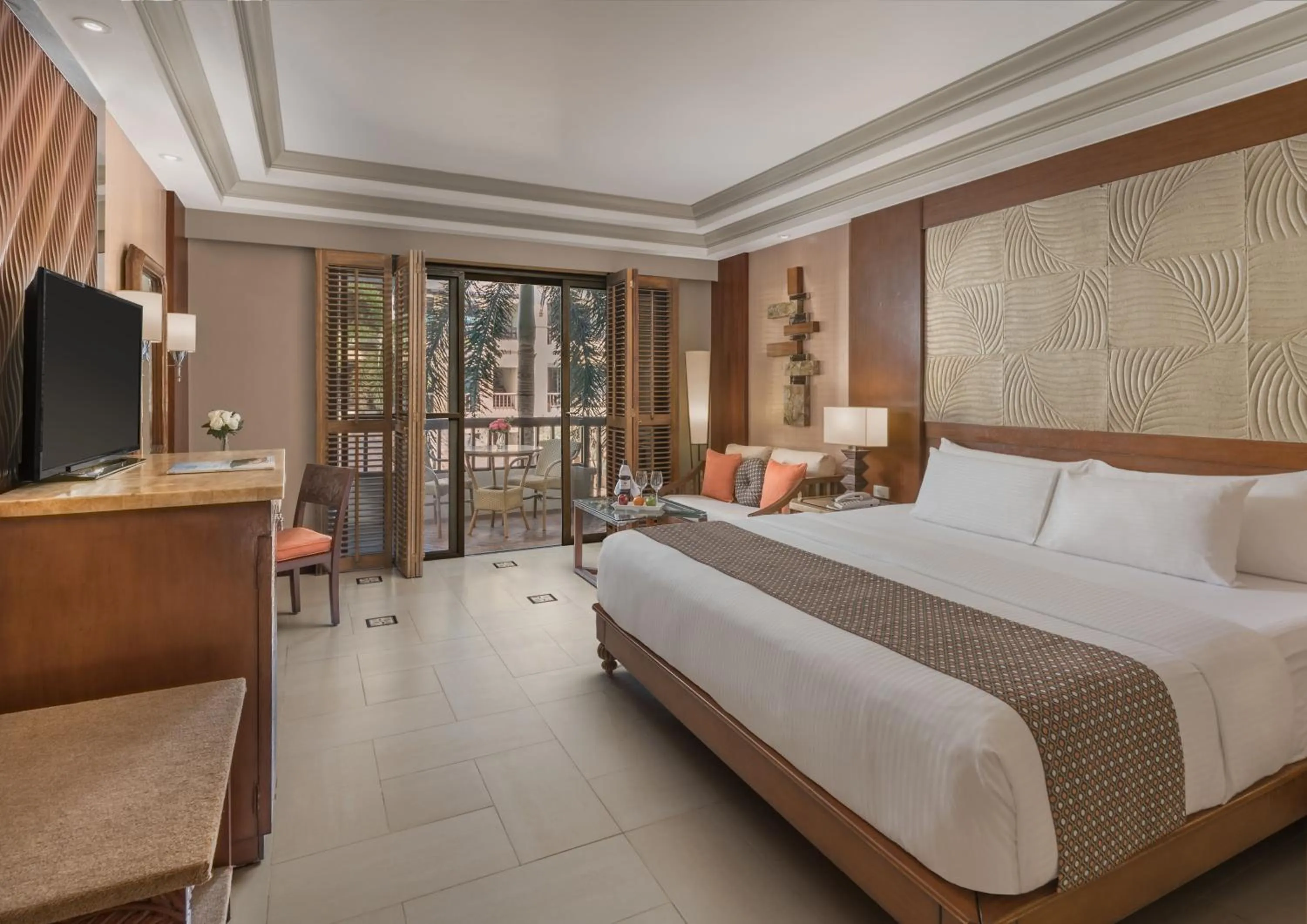 Bedroom, Bed in Henann Regency Resort and Spa