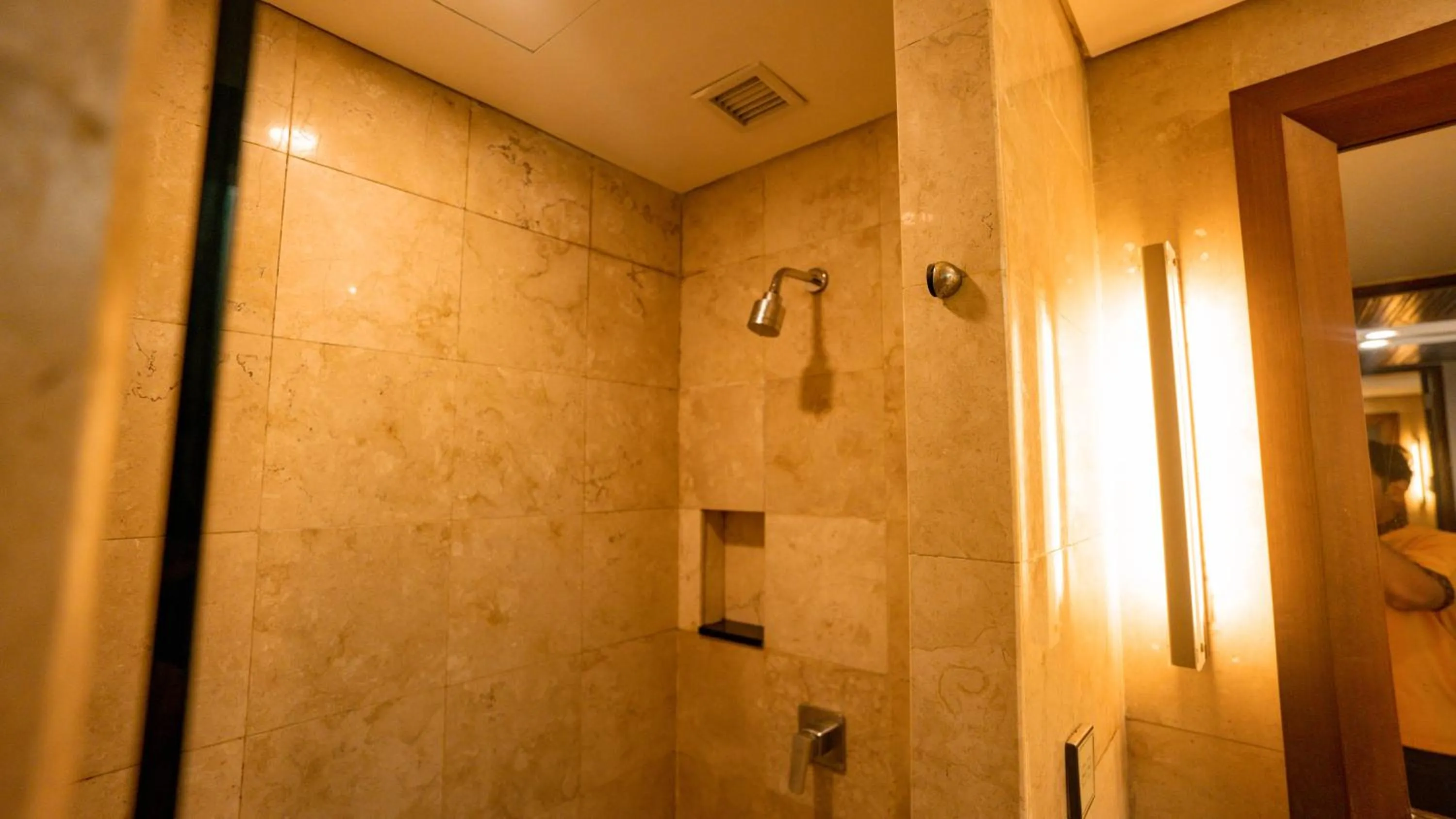 Shower in Kuta Paradiso Hotel