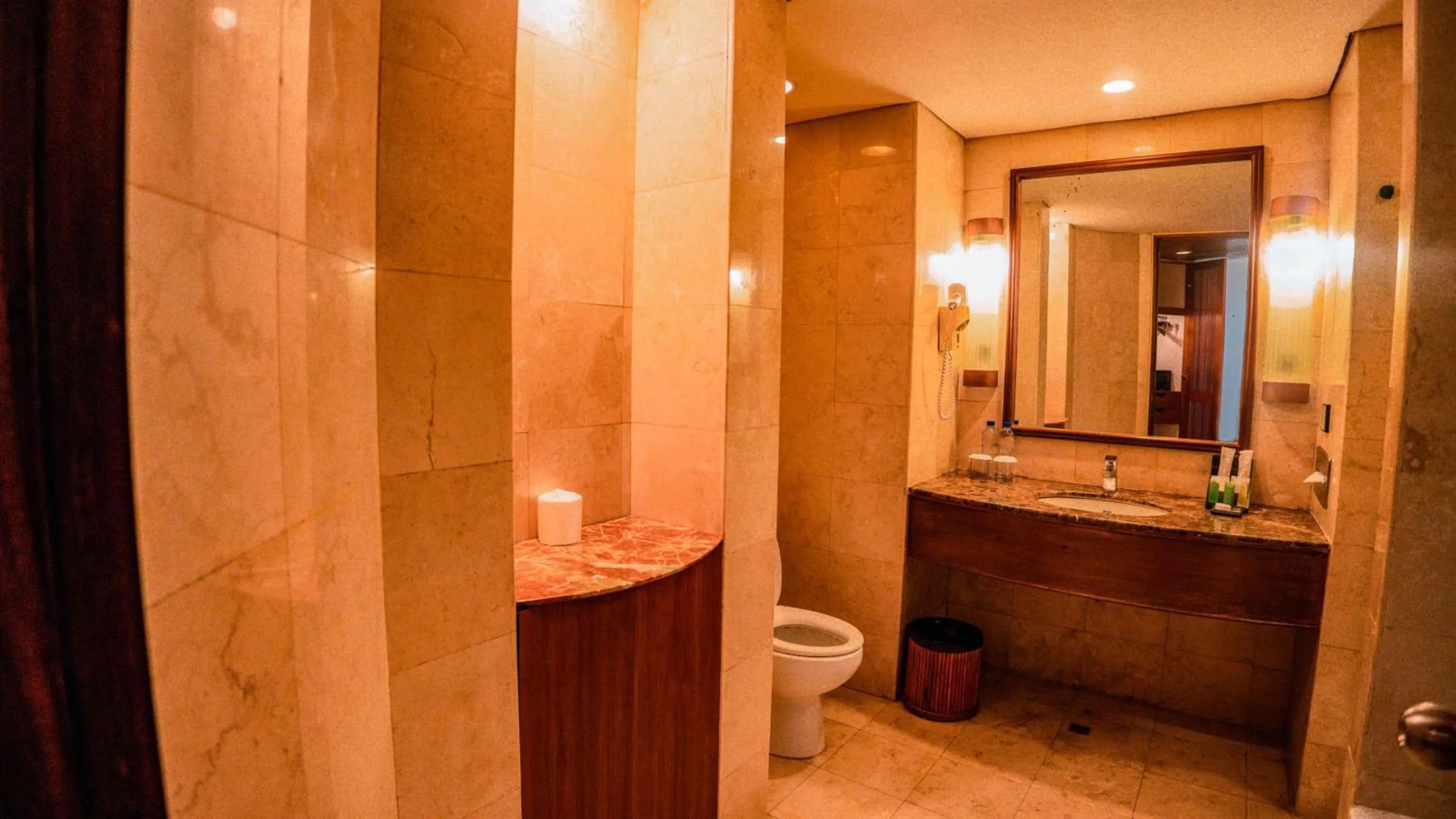 Bathroom in Kuta Paradiso Hotel