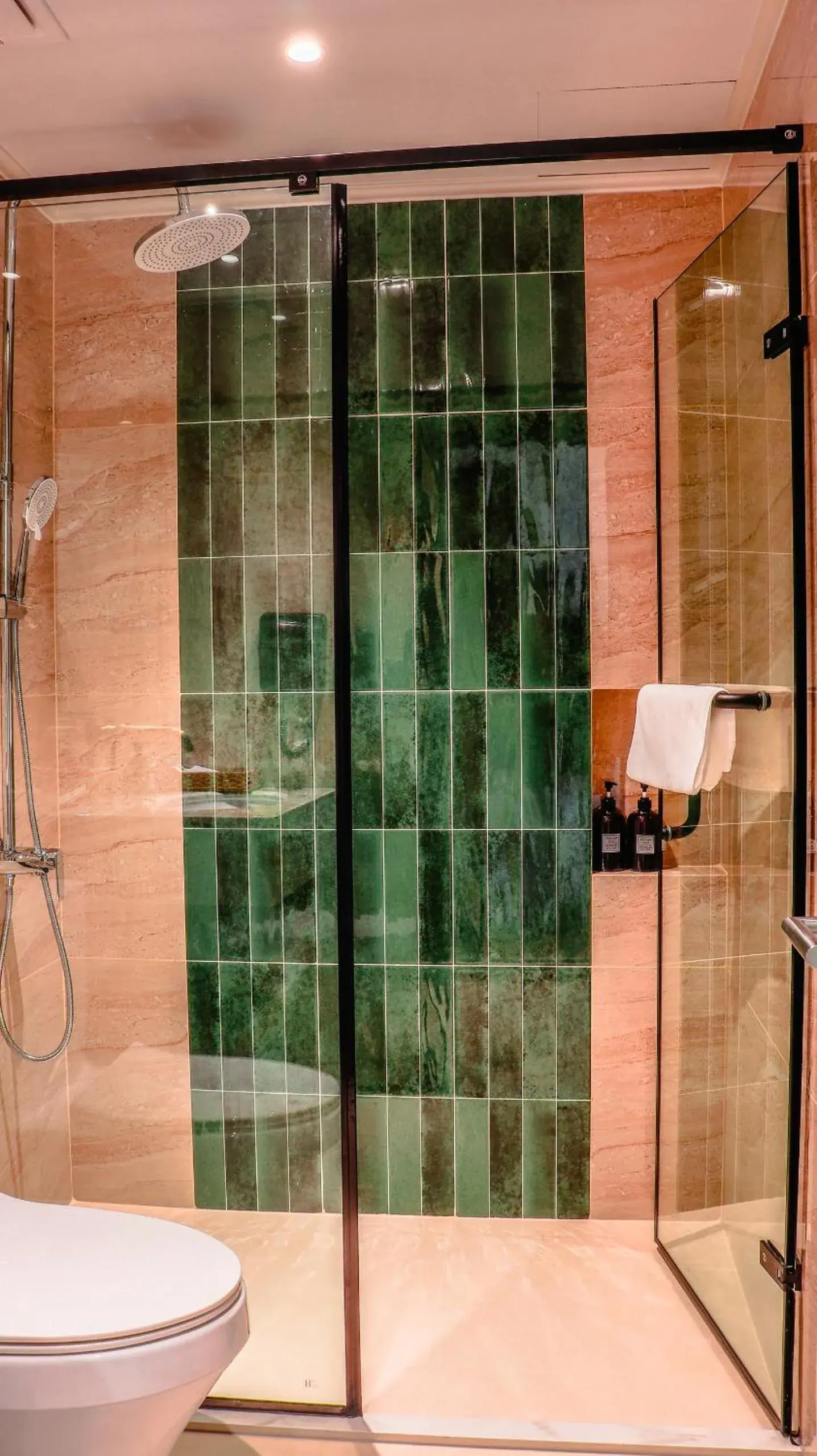 Deluxe Twin Room in Bon Ami Hotel - Thiên Xuân Hotel Deluxe Twin Room in Bon Ami Hotel - Thiên Xuân Hotel