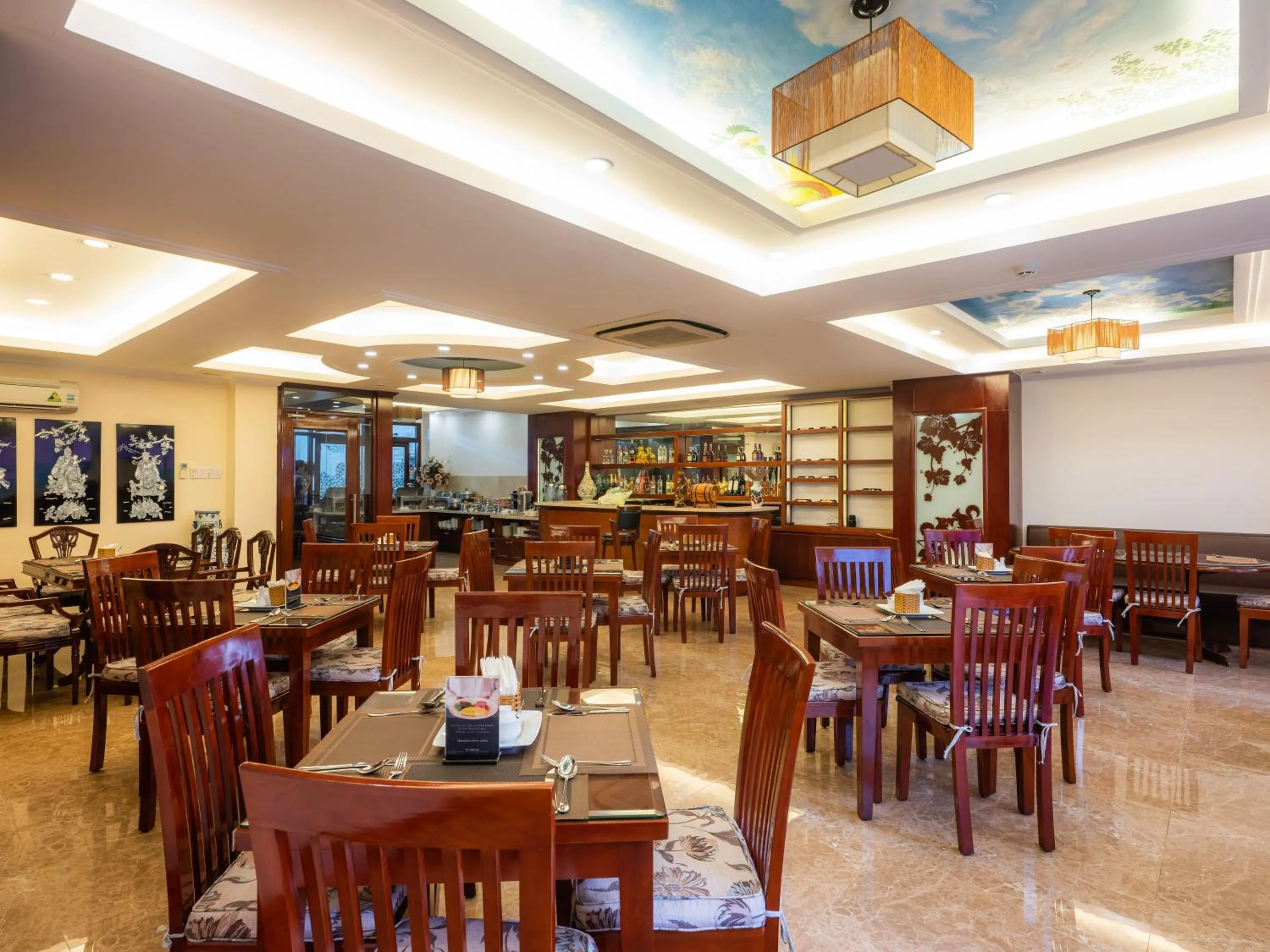 Restaurant/places to eat in Bon Ami Hotel - Thiên Xuân Hotel