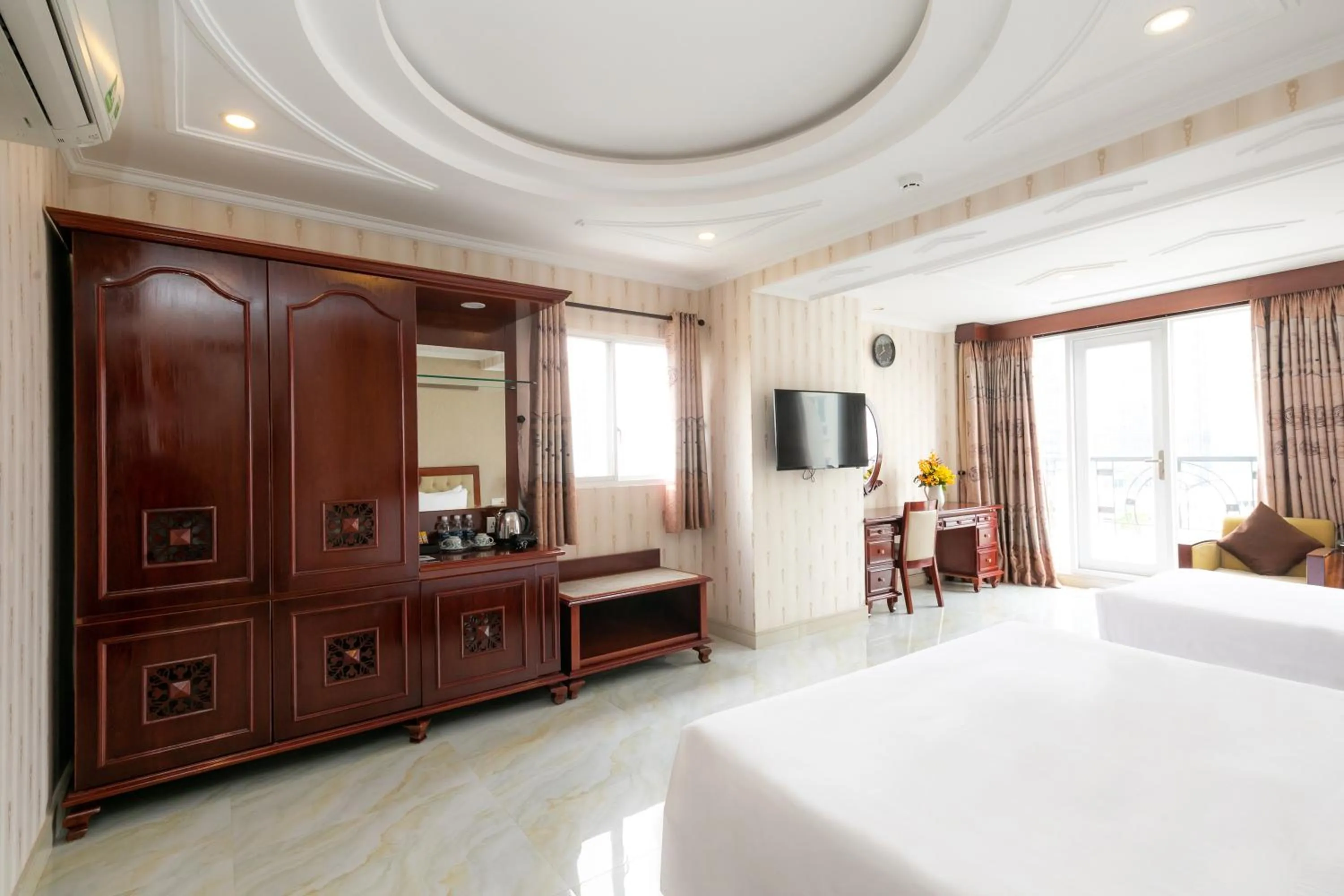 Photo of the whole room, Bed in Bon Ami Hotel - Thiên Xuân Hotel