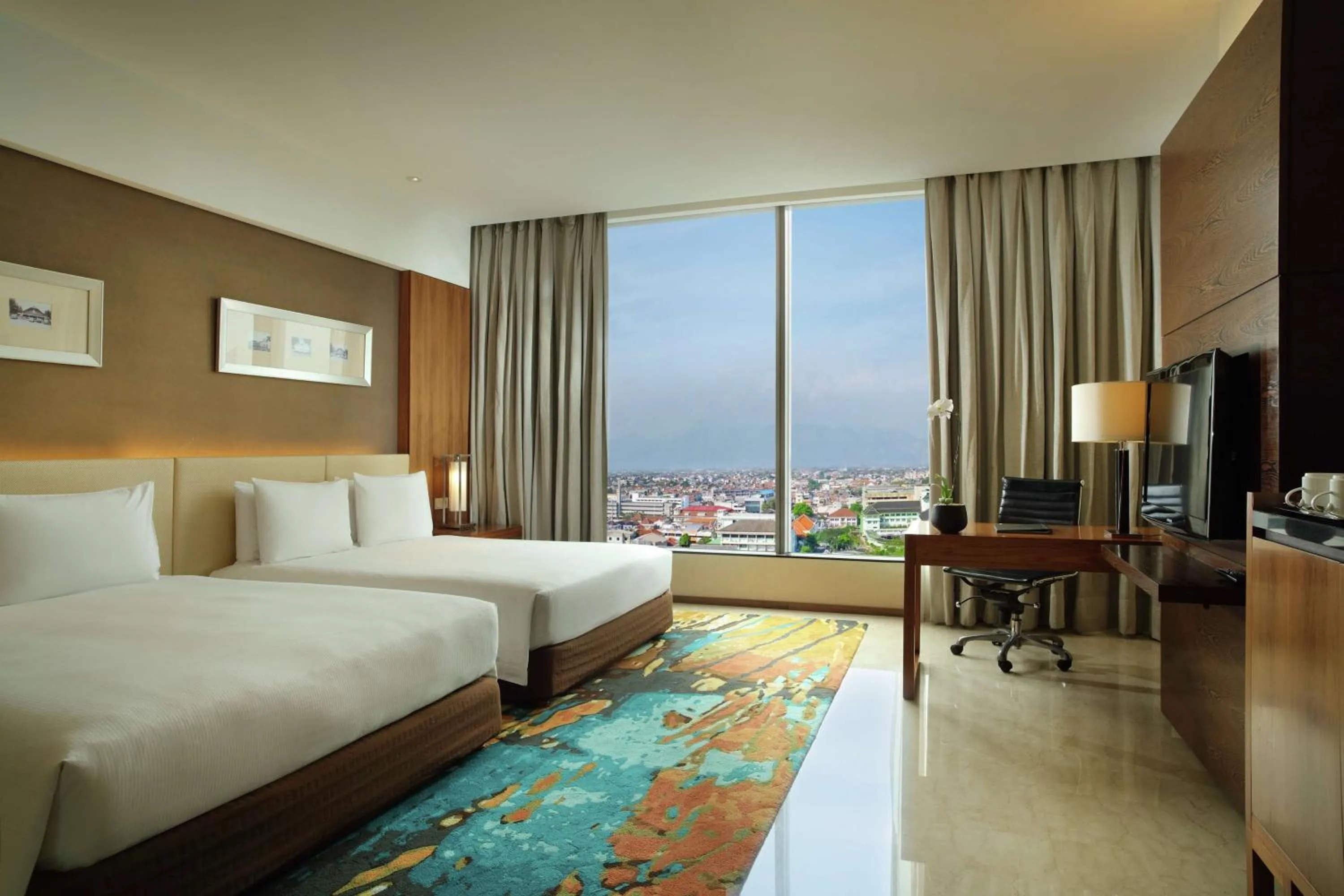 Photo of the whole room, Bed in Hilton Bandung