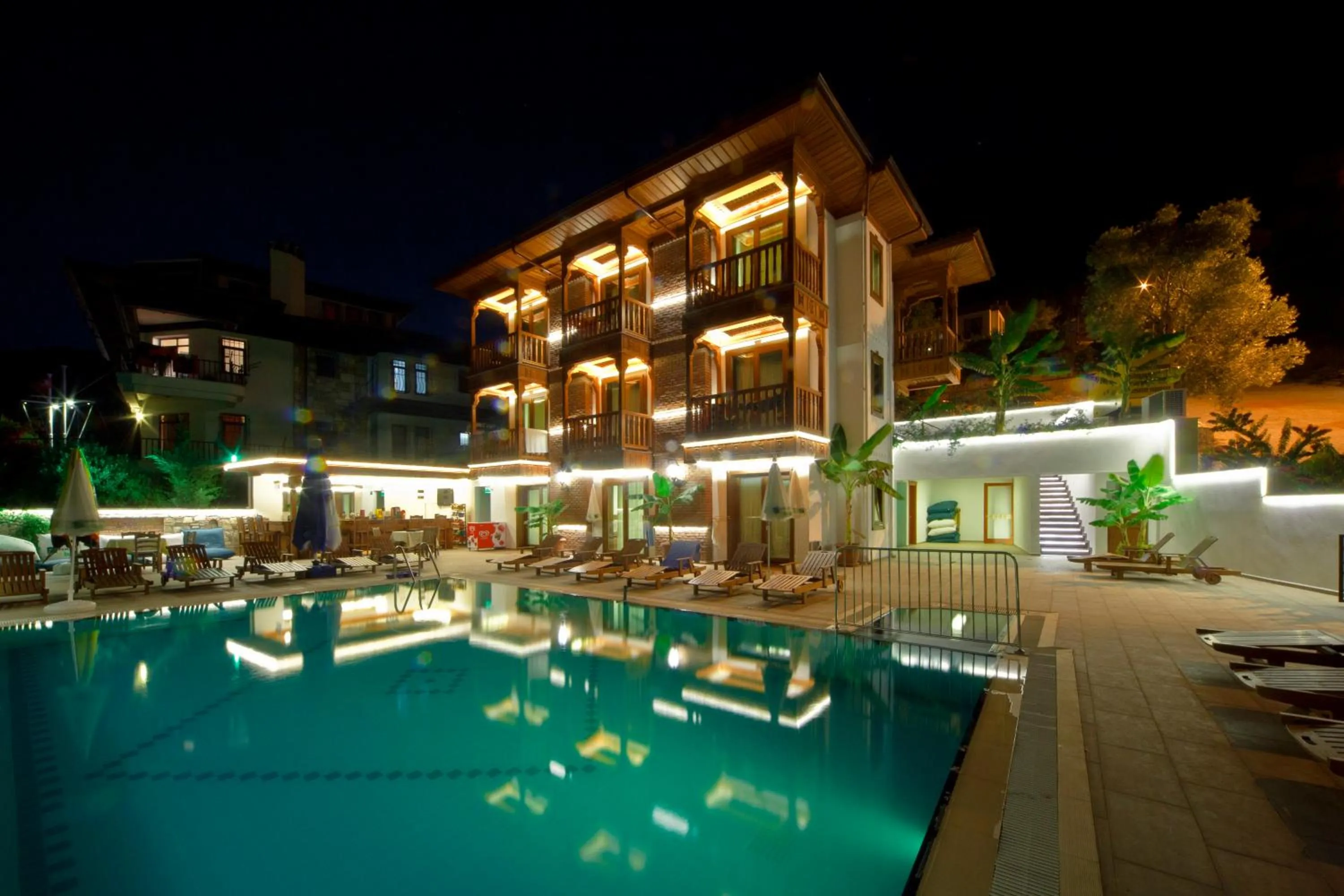 Swimming pool in Hotel Azmakhan