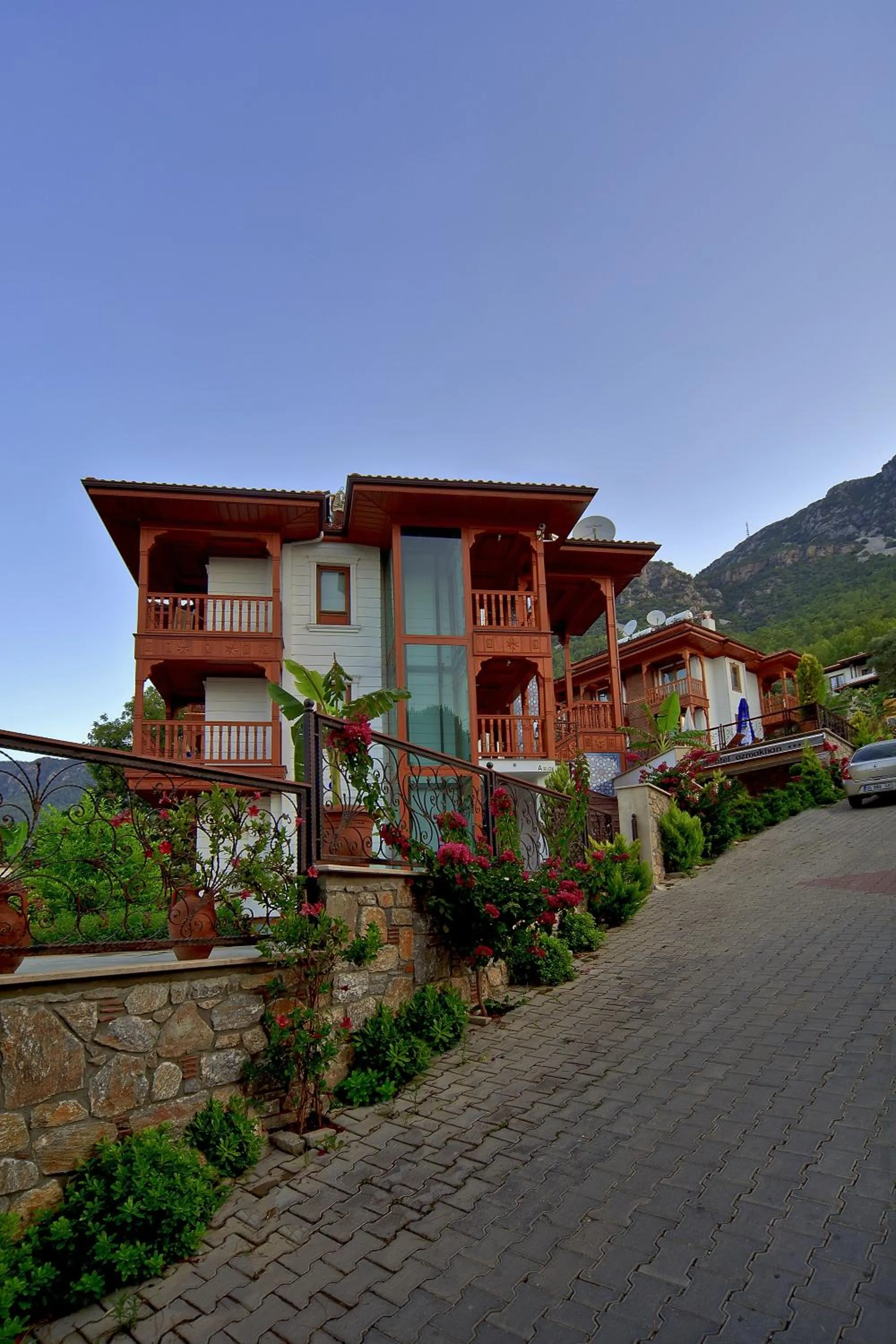 Facade/entrance in Hotel Azmakhan