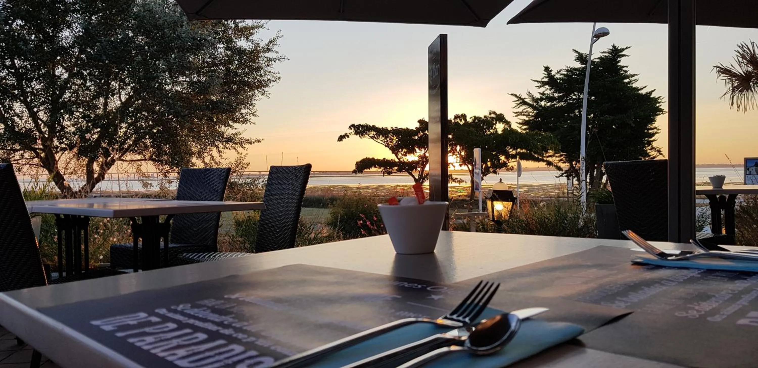 Patio in Hotel et Spa Les Cleunes Oléron