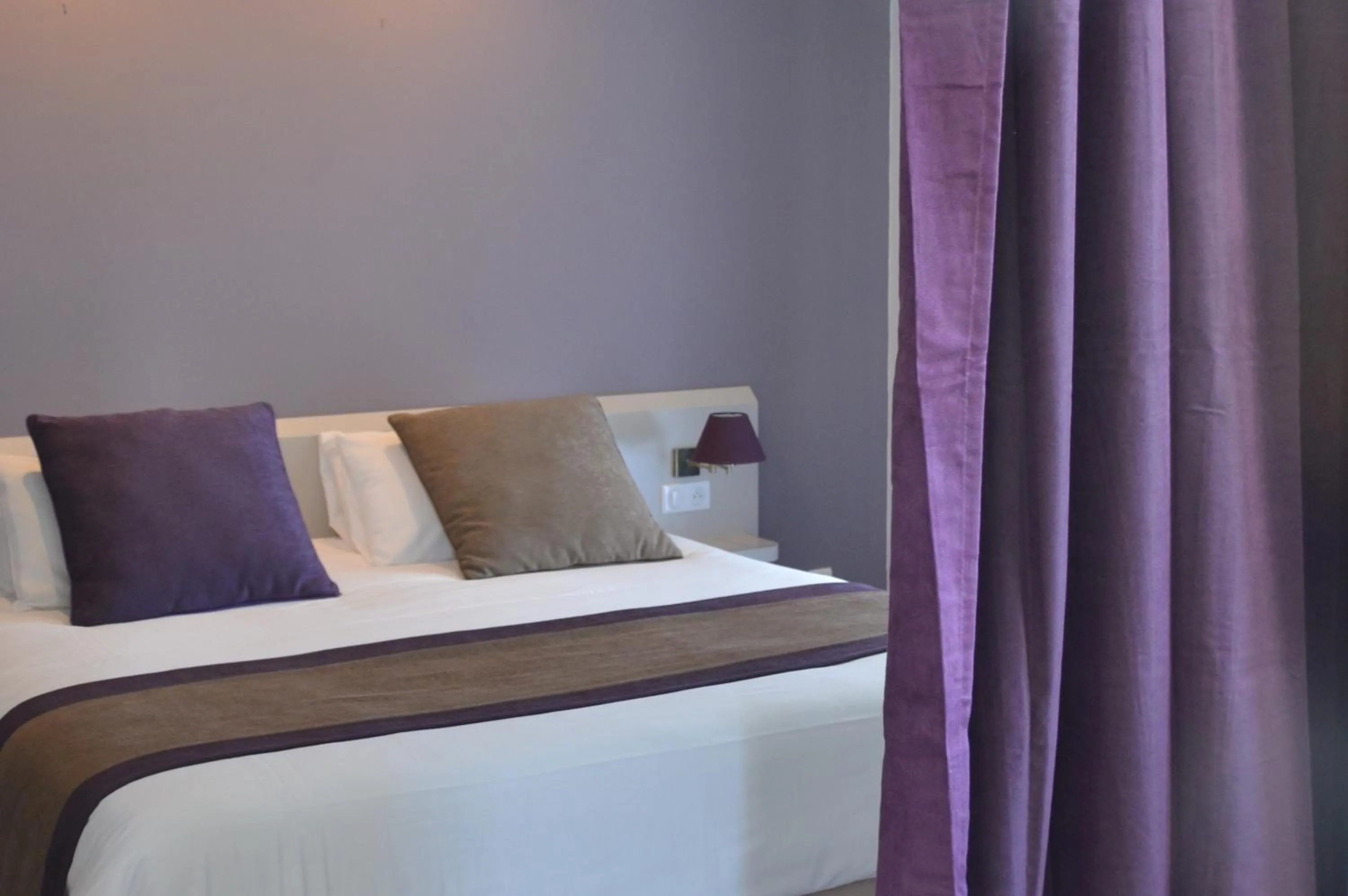 Decorative detail, Bed in Hotel et Spa Les Cleunes Oléron