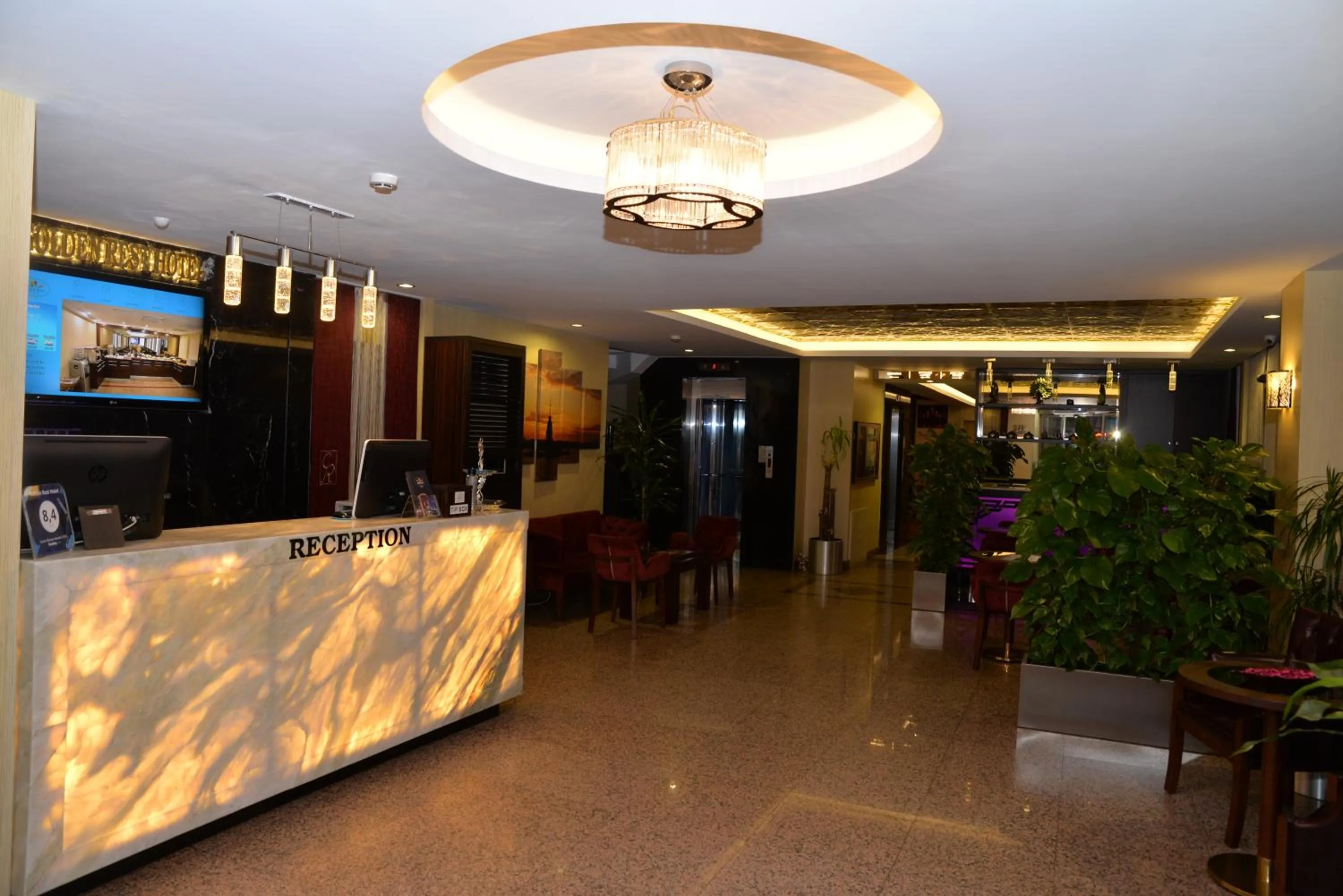 Lobby or reception in Golden Siyav Hotel