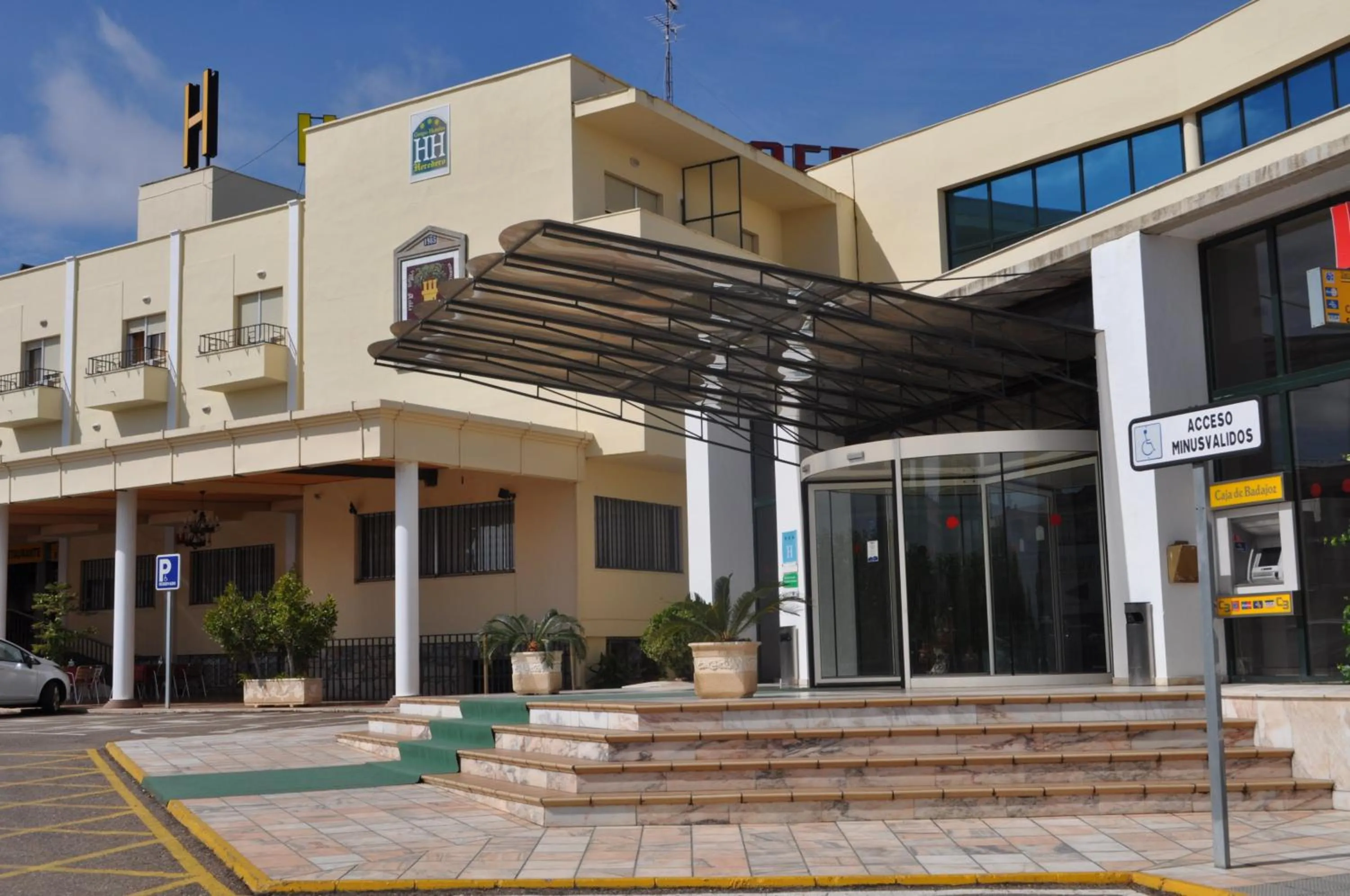 Facade/entrance in Hotel Heredero