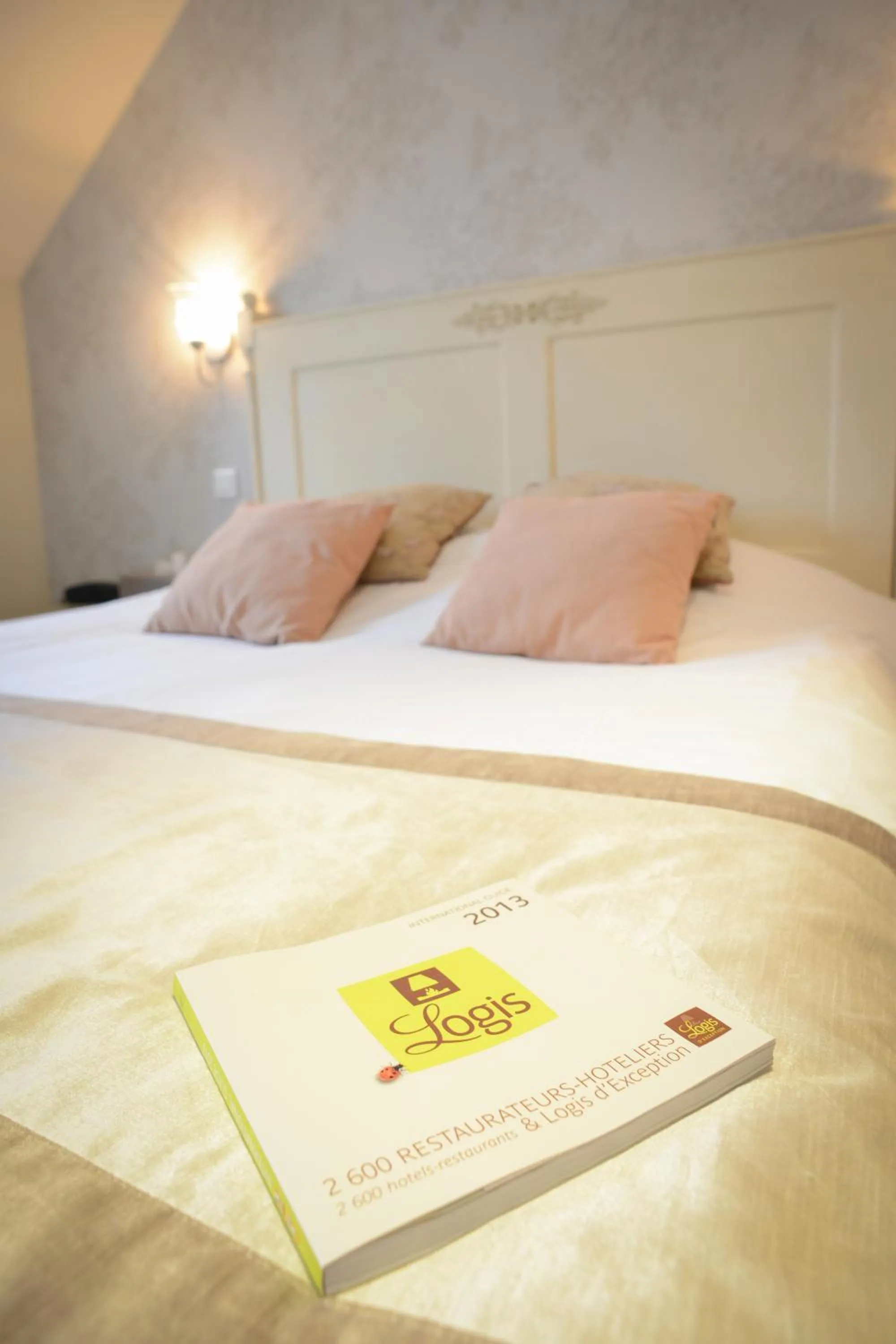 Bedroom, Bed in Demeures & Châteaux, La Ferme des Mares