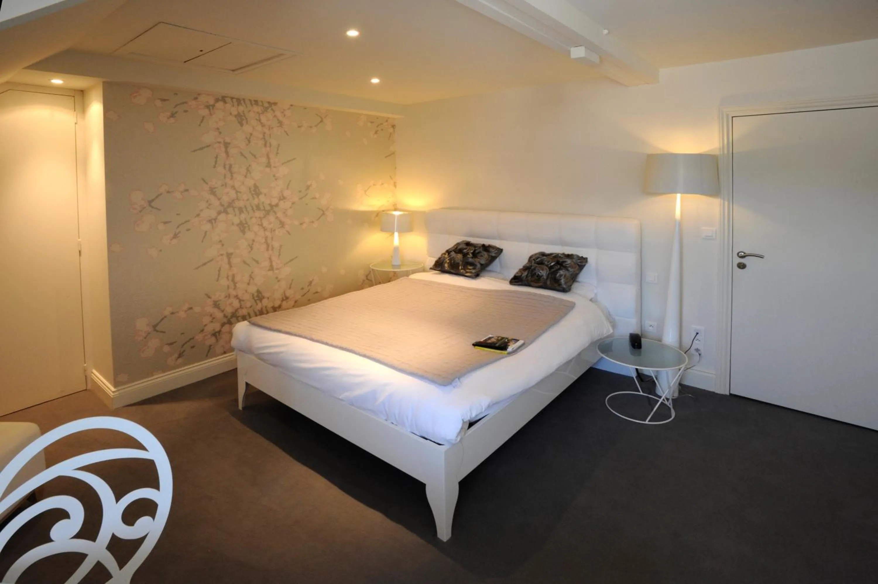 Photo of the whole room, Bed in Demeures & Châteaux, La Ferme des Mares