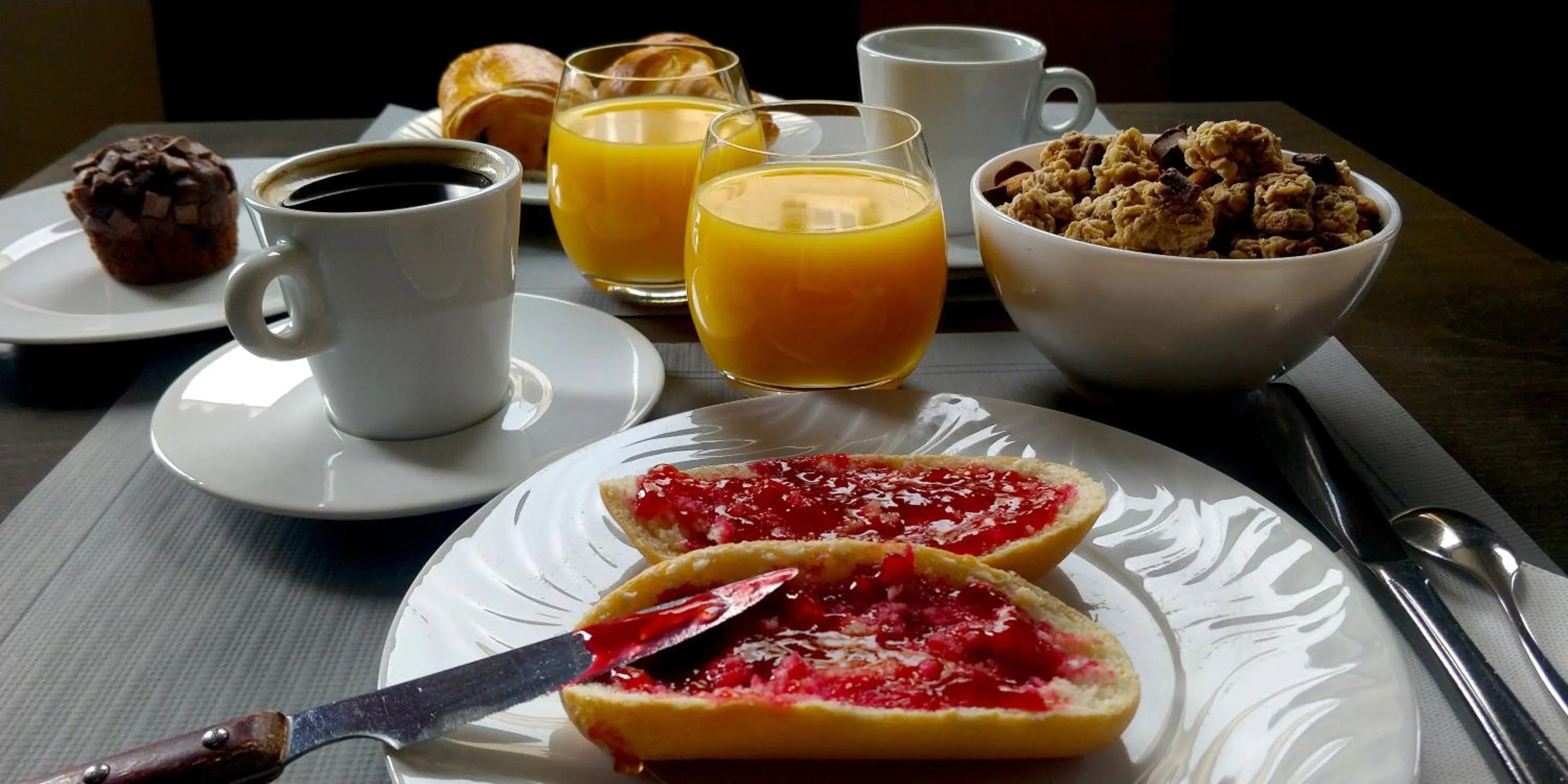 Breakfast in The Originals City, Hôtel Le Coeur d'Or, Sedan Est