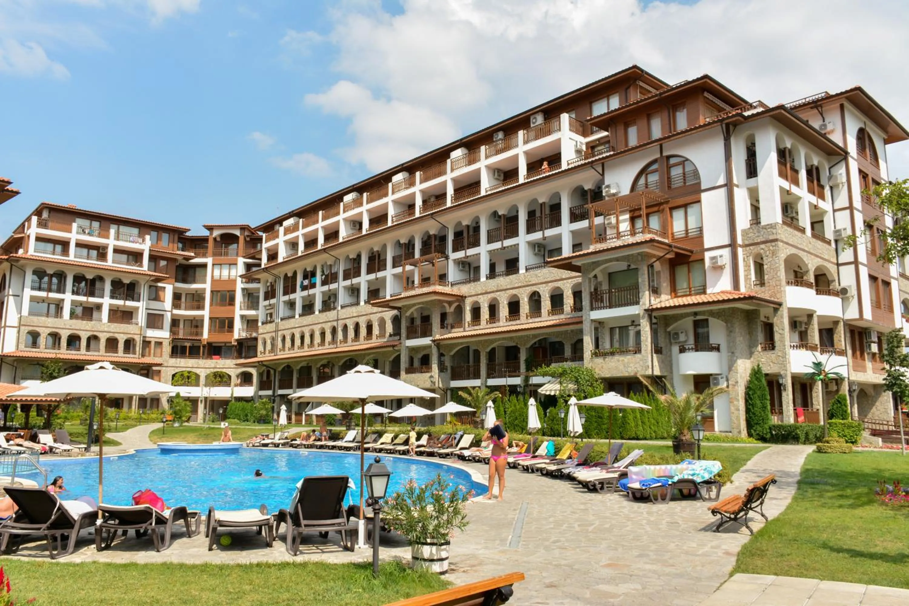 Swimming pool in OLYMP Apart-Complex