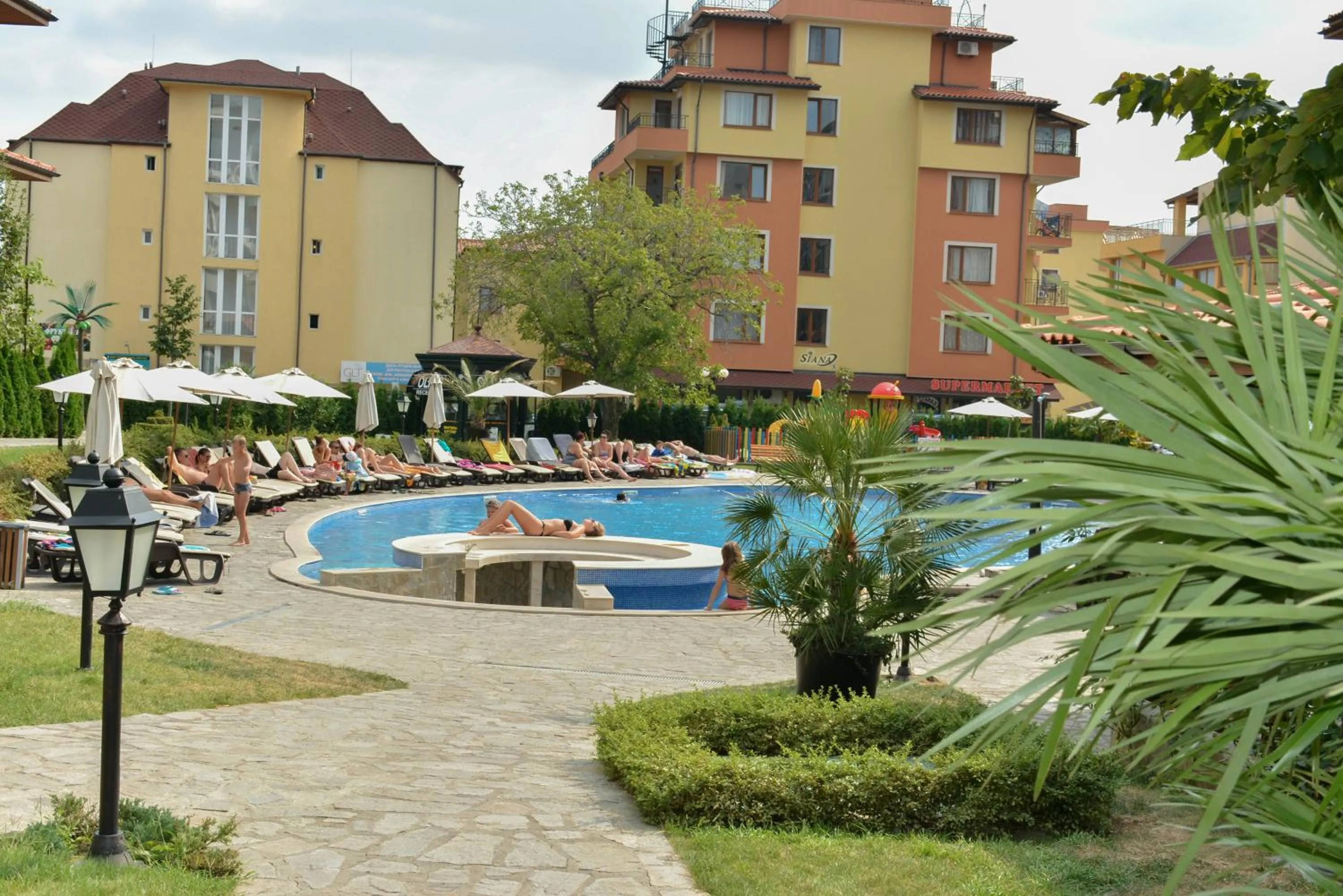 Swimming pool in OLYMP Apart-Complex