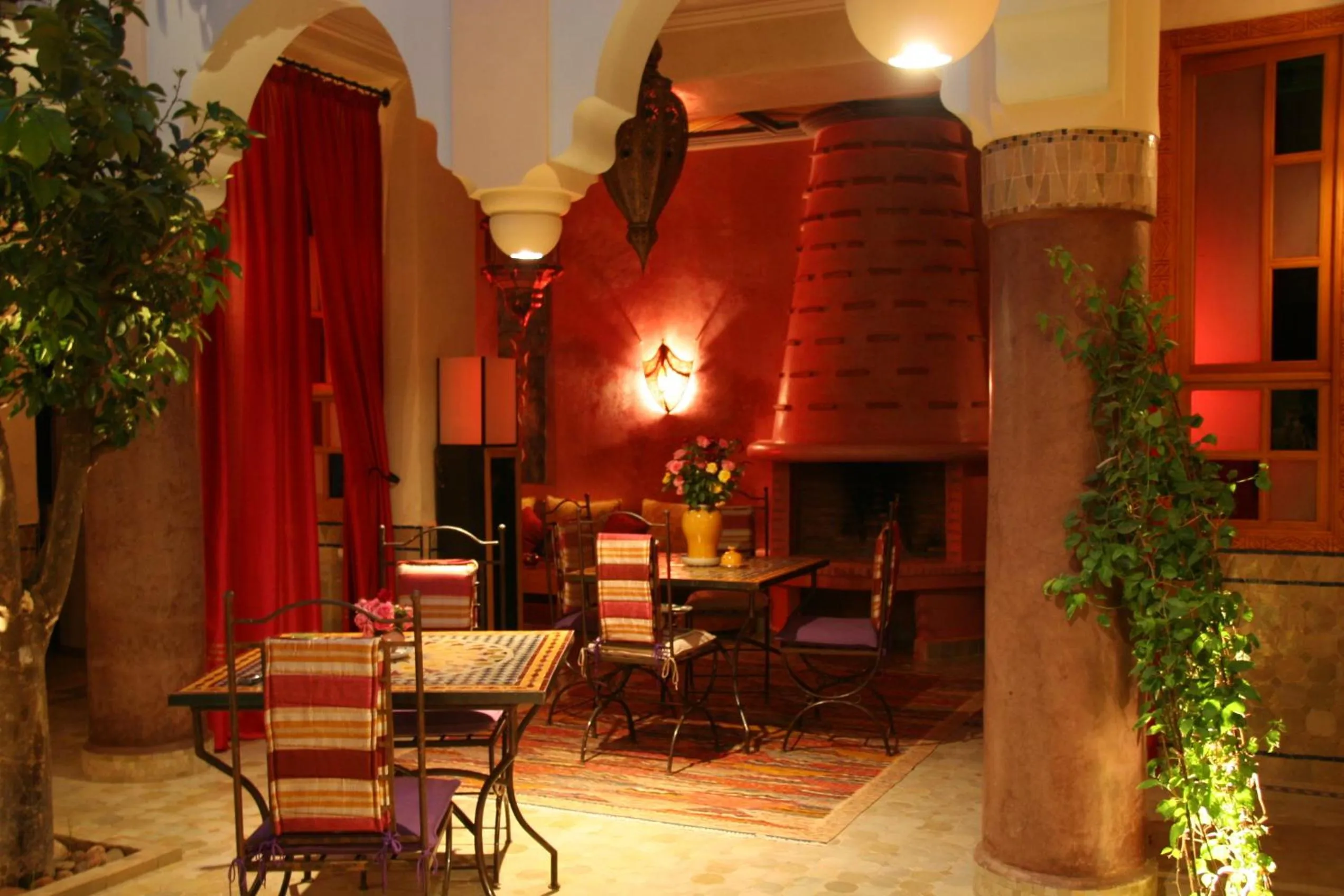 Restaurant/places to eat in Riad Kenzo