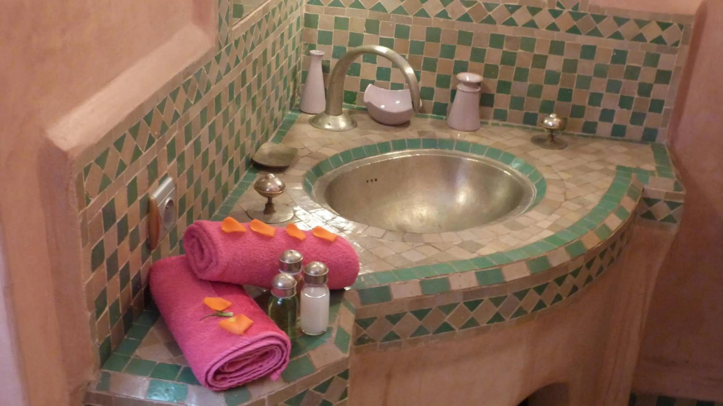 Bathroom in Riad Kenzo