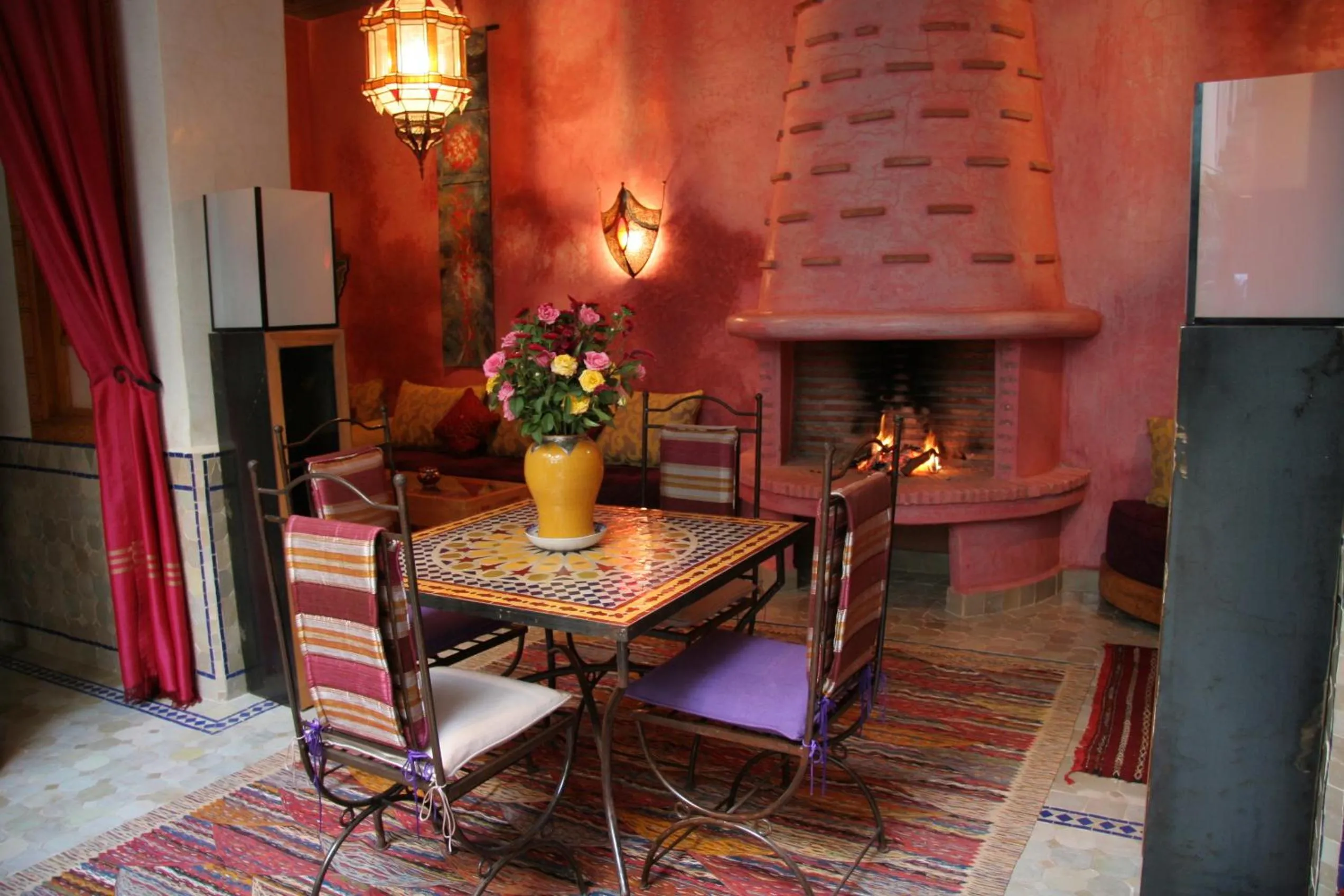 Restaurant/places to eat in Riad Kenzo